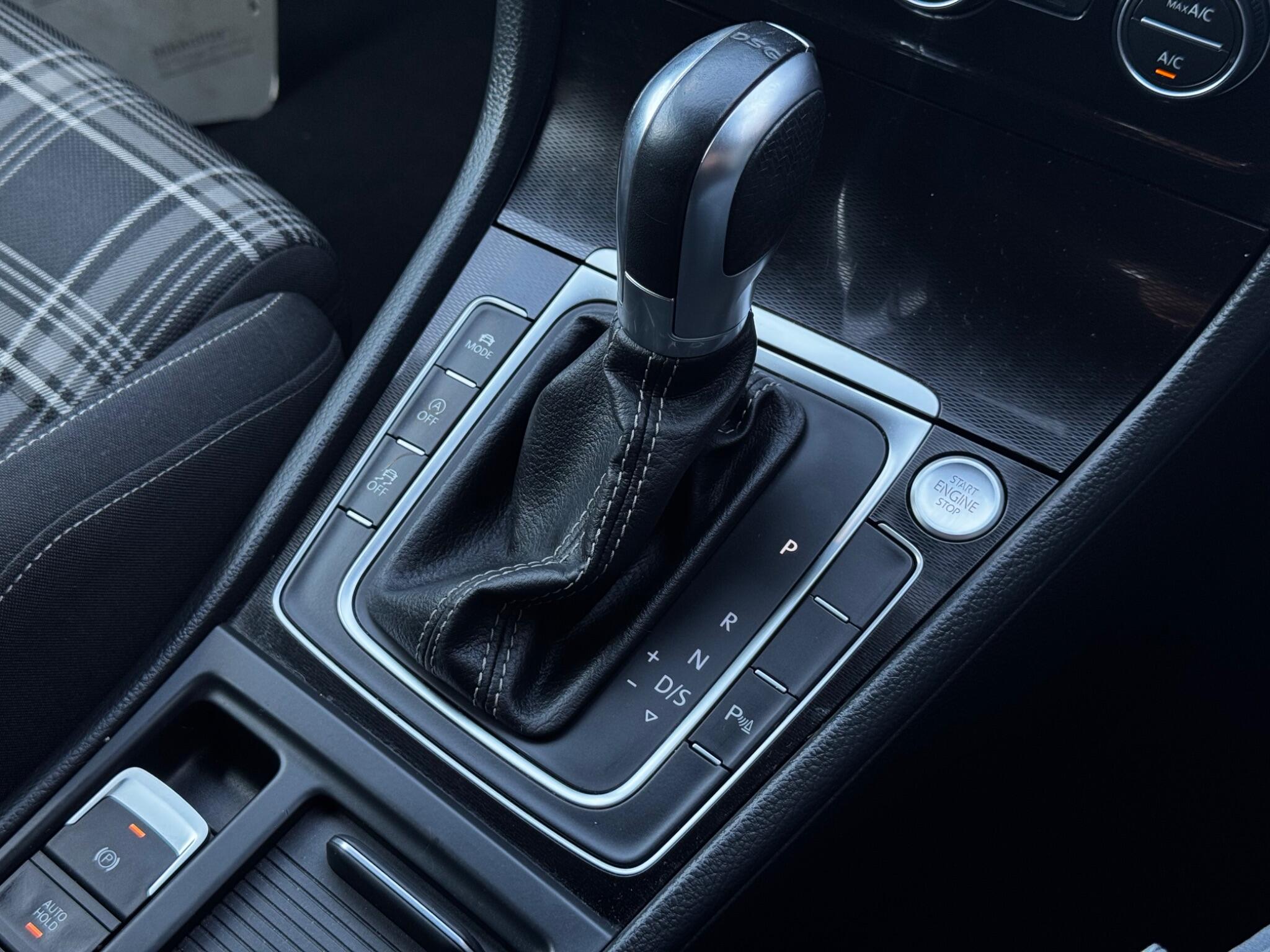 Volkswagen Golf view 17