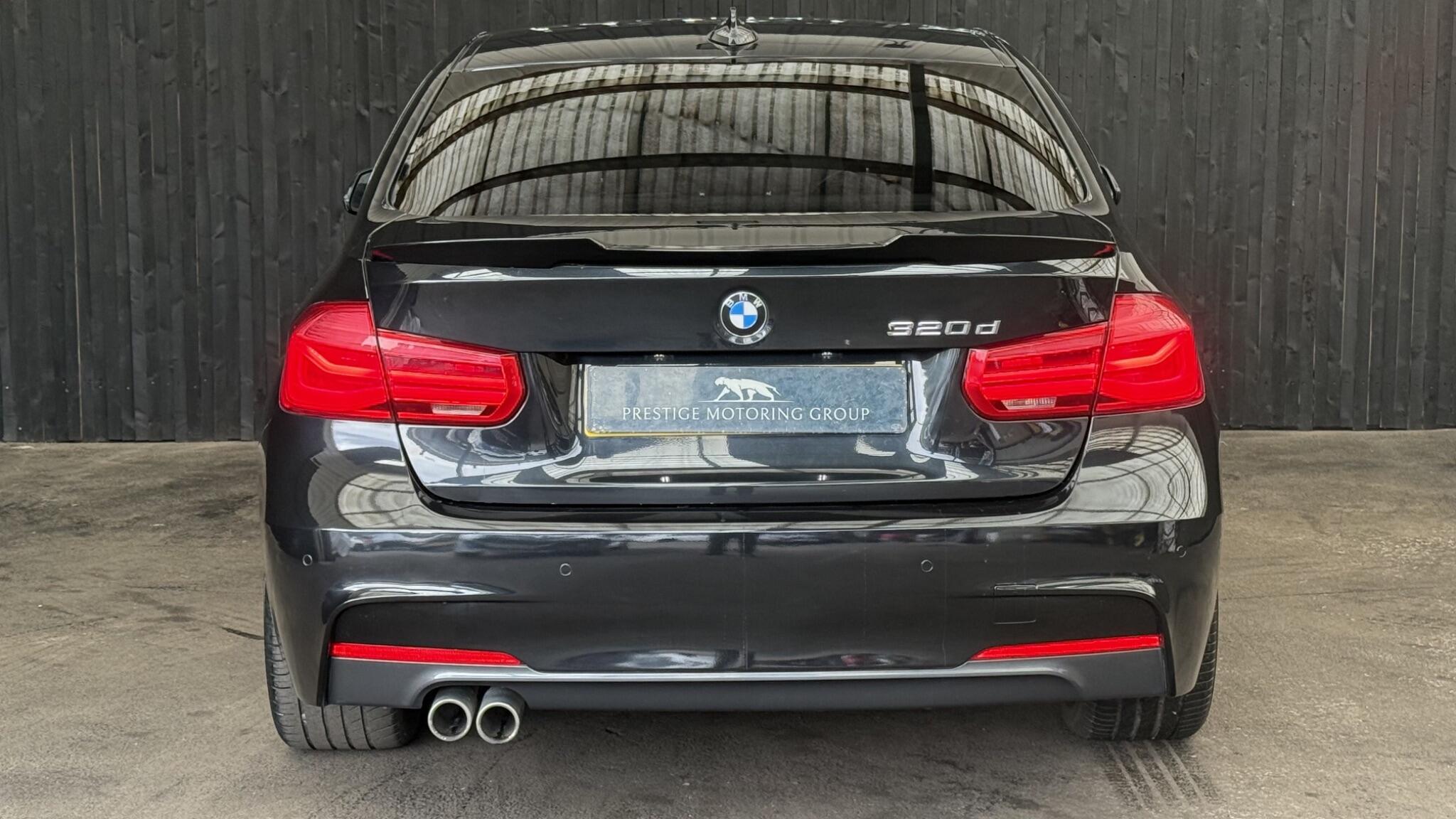 BMW 3 Series view 14
