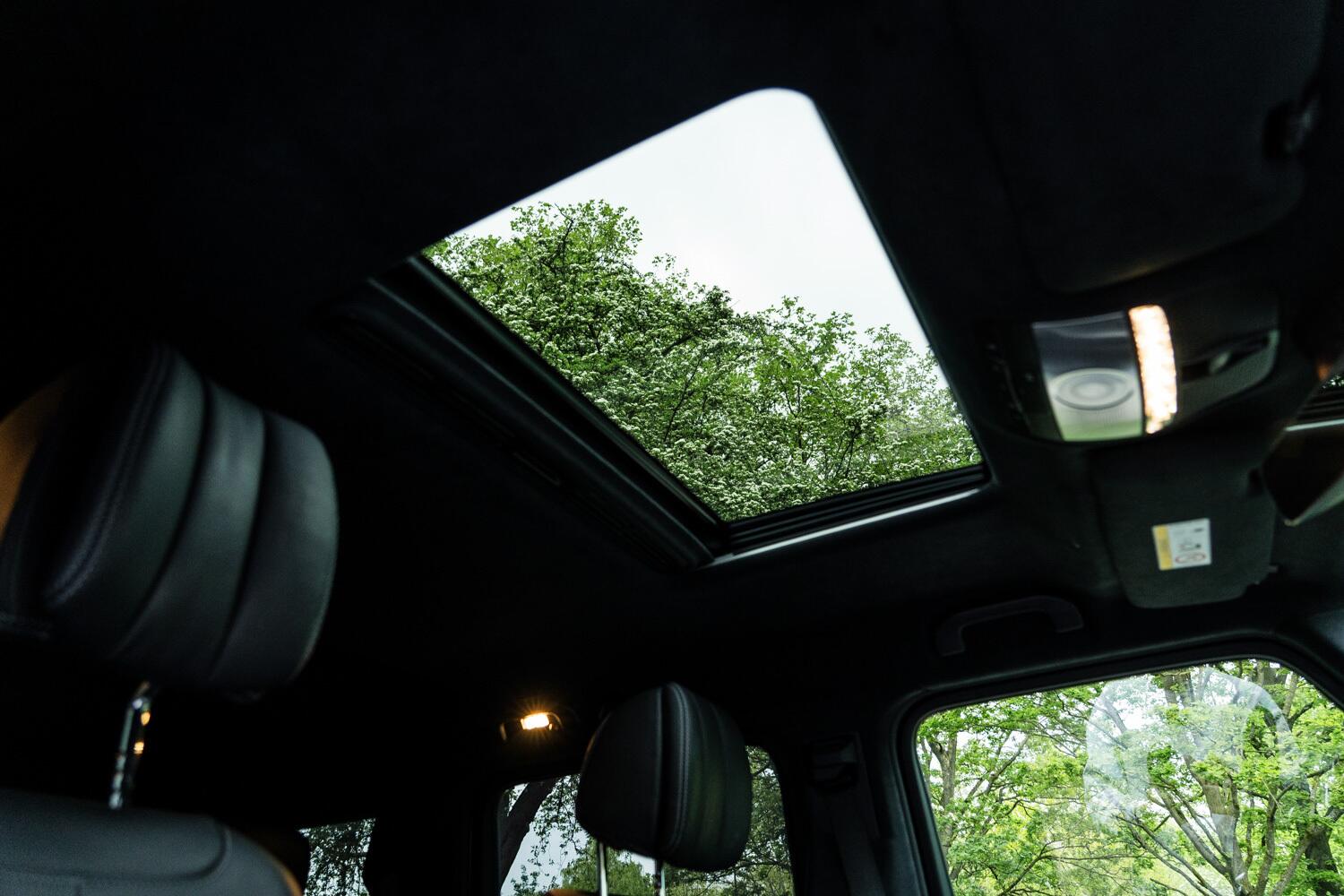 Mercedes-Benz G Class view 32