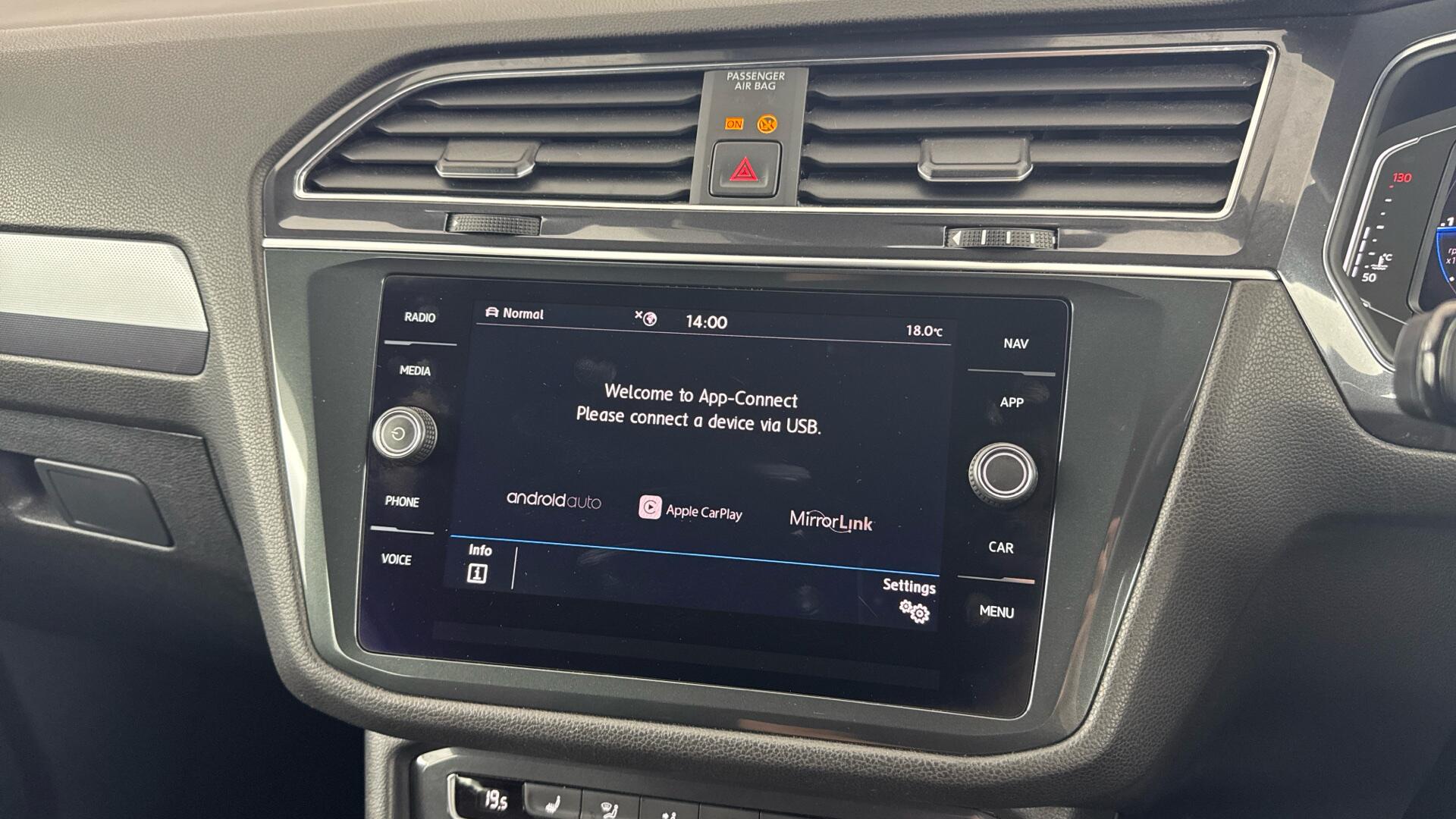Volkswagen Tiguan Allspace view 34