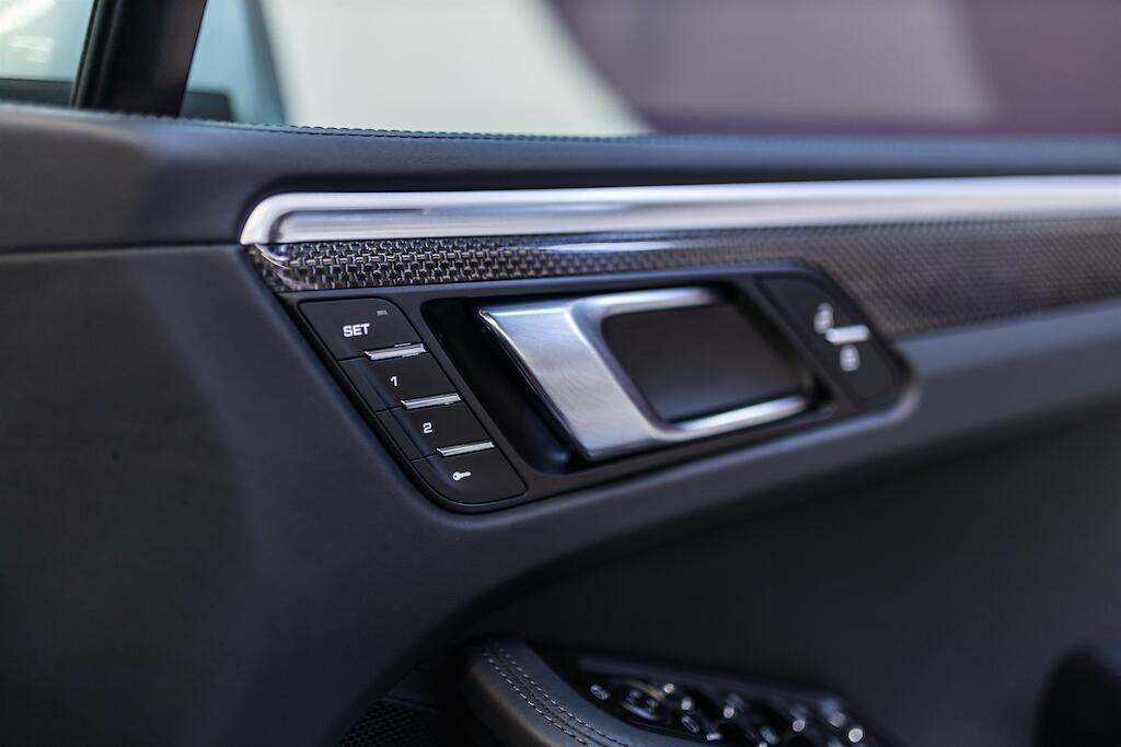 Porsche Macan view 22