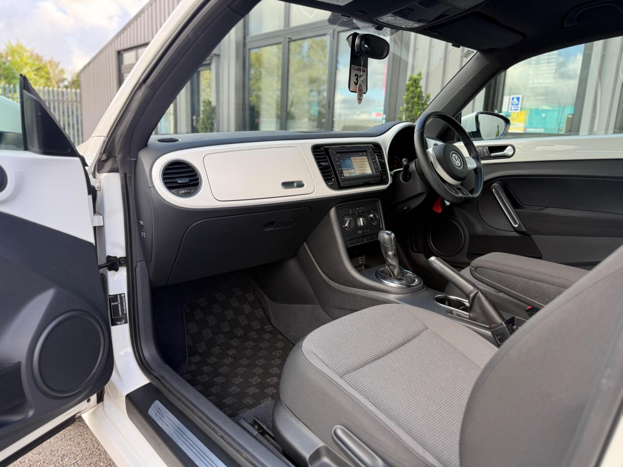 Volkswagen Beetle view 6