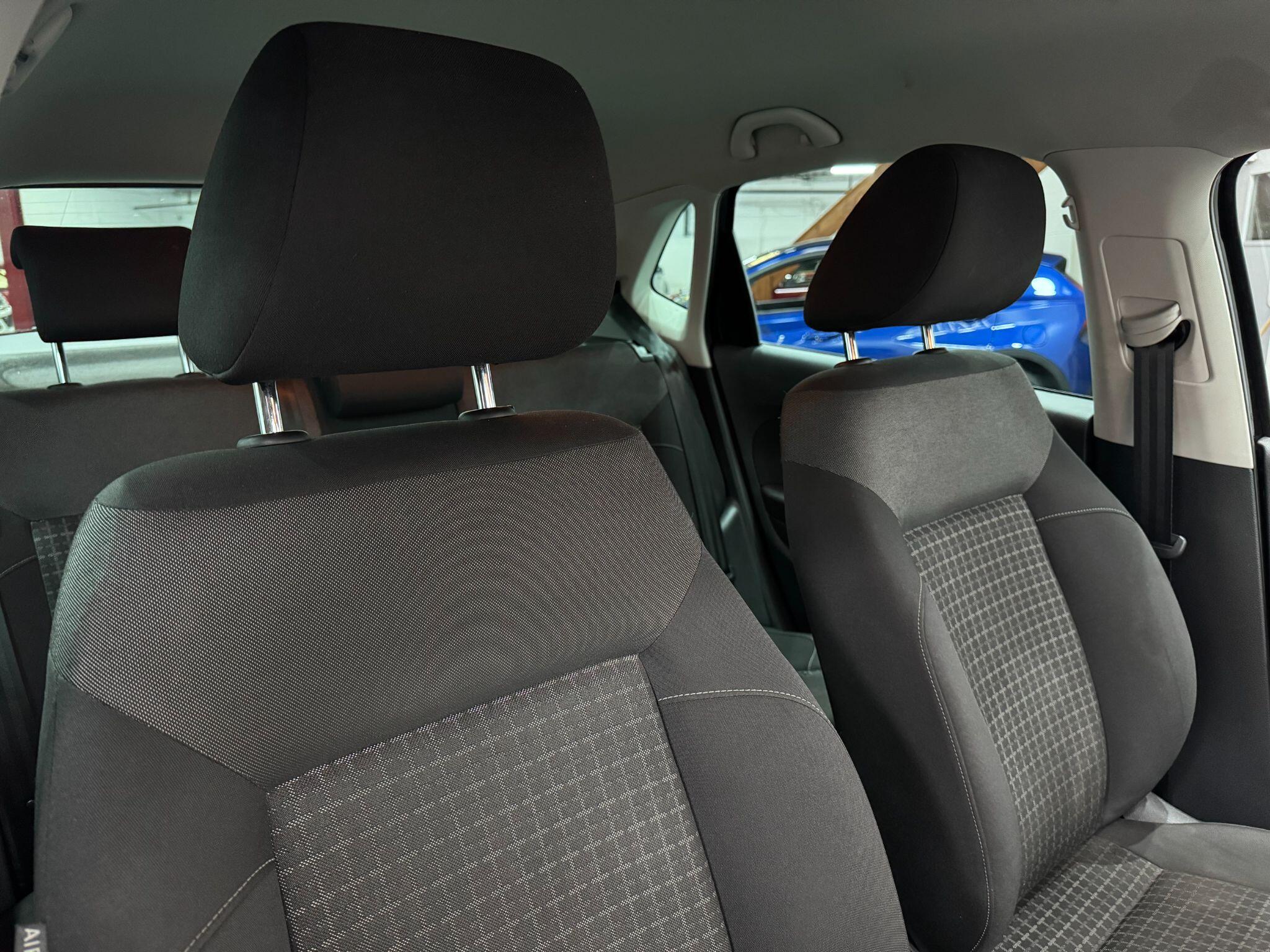 Volkswagen Polo view 29