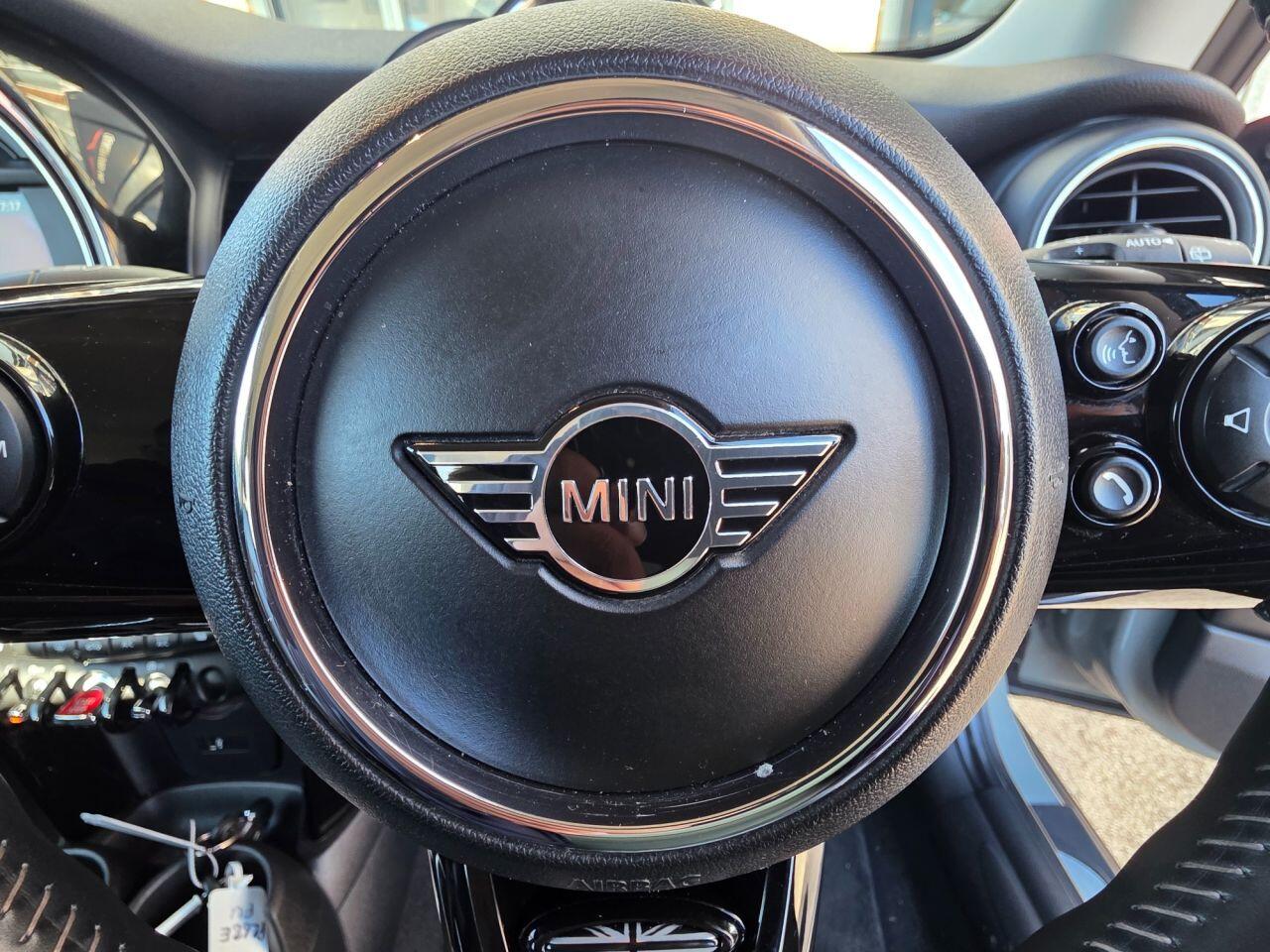 Mini Cooper view 57