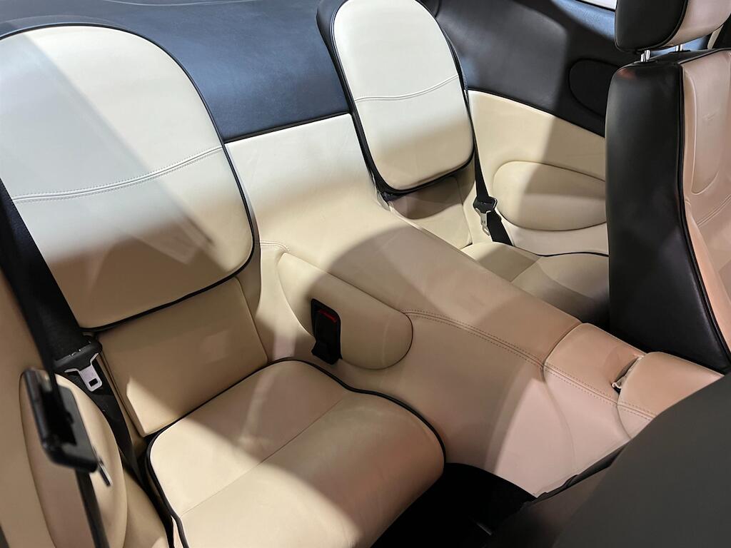 Aston Martin DB7 view 39