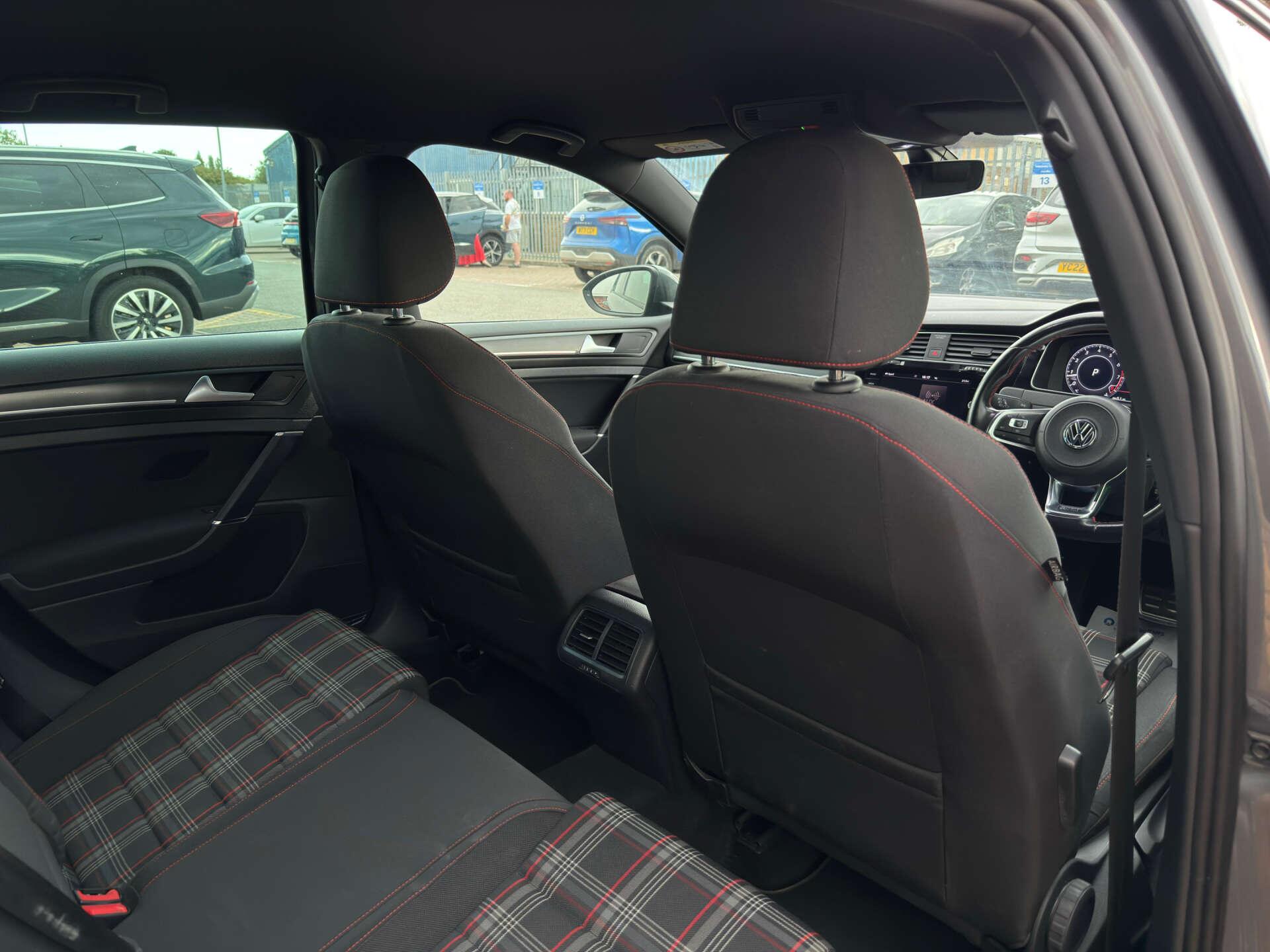 Volkswagen Golf view 37