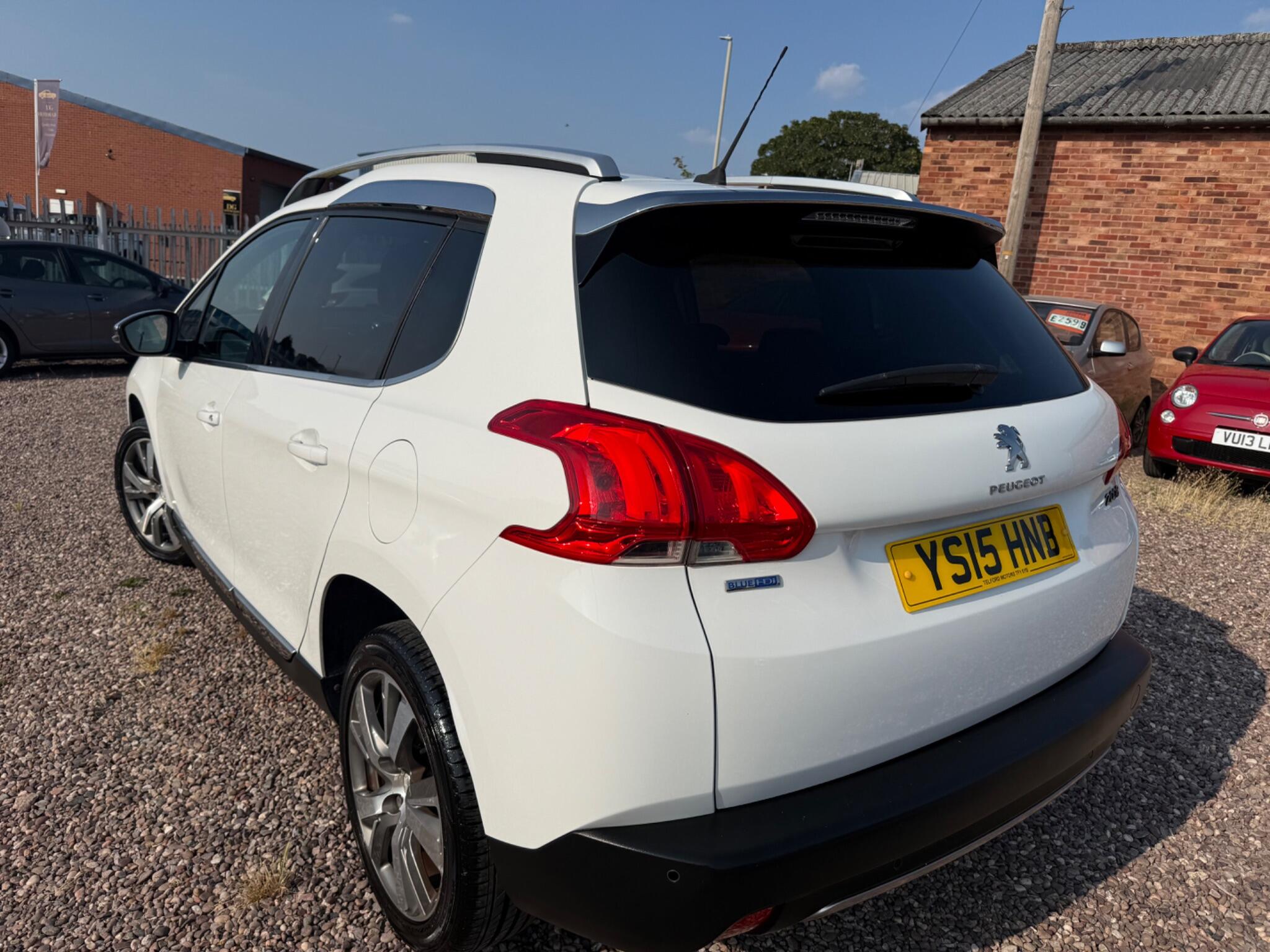 Peugeot 2008 view 13