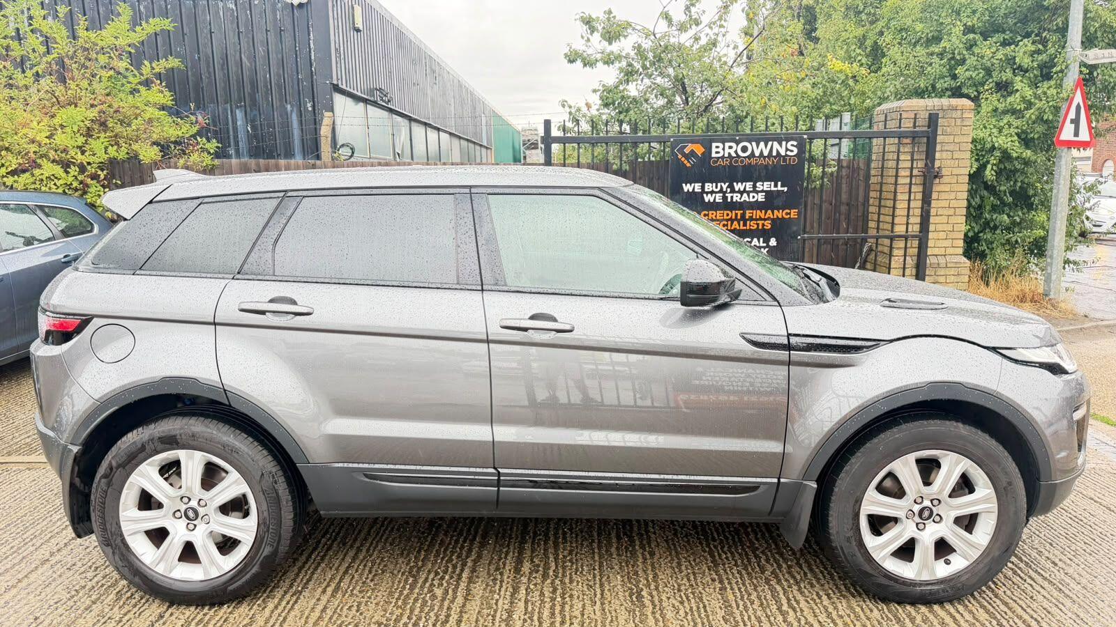 Land Rover Range Rover Evoque view 9