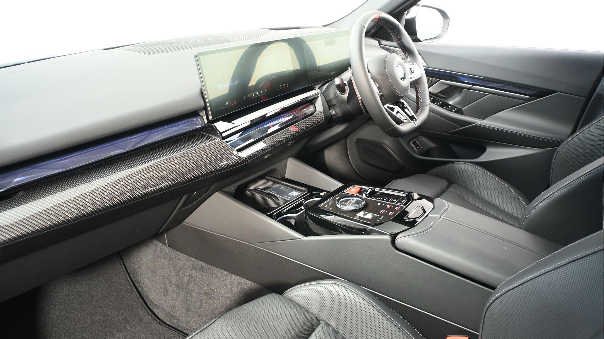 BMW M5 view 7