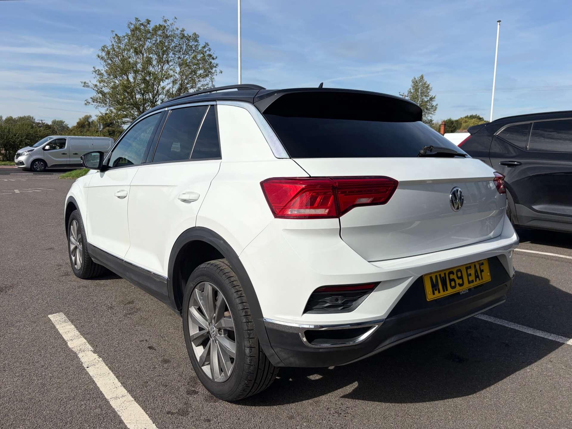 Volkswagen T-Roc view 6