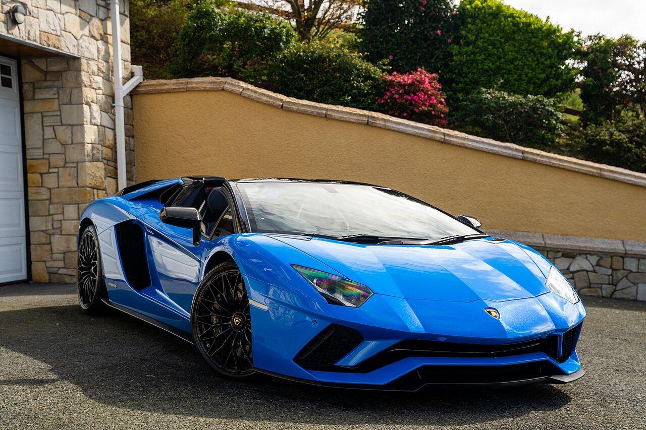 Lamborghini Aventador view 43