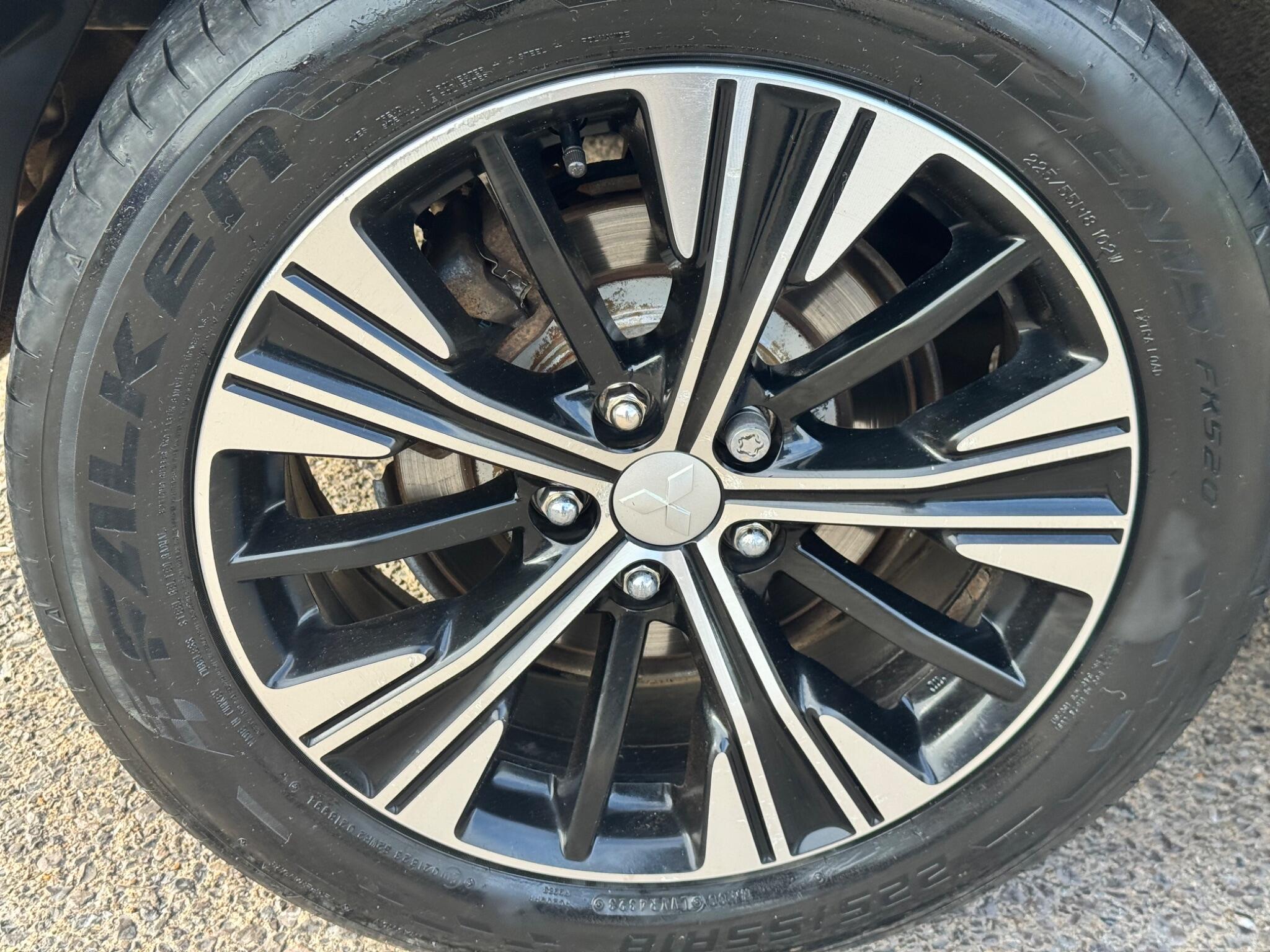 Mitsubishi Eclipse Cross view 45