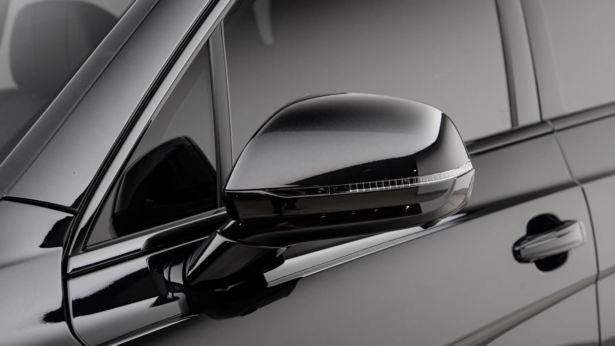 Bentley Bentayga view 41