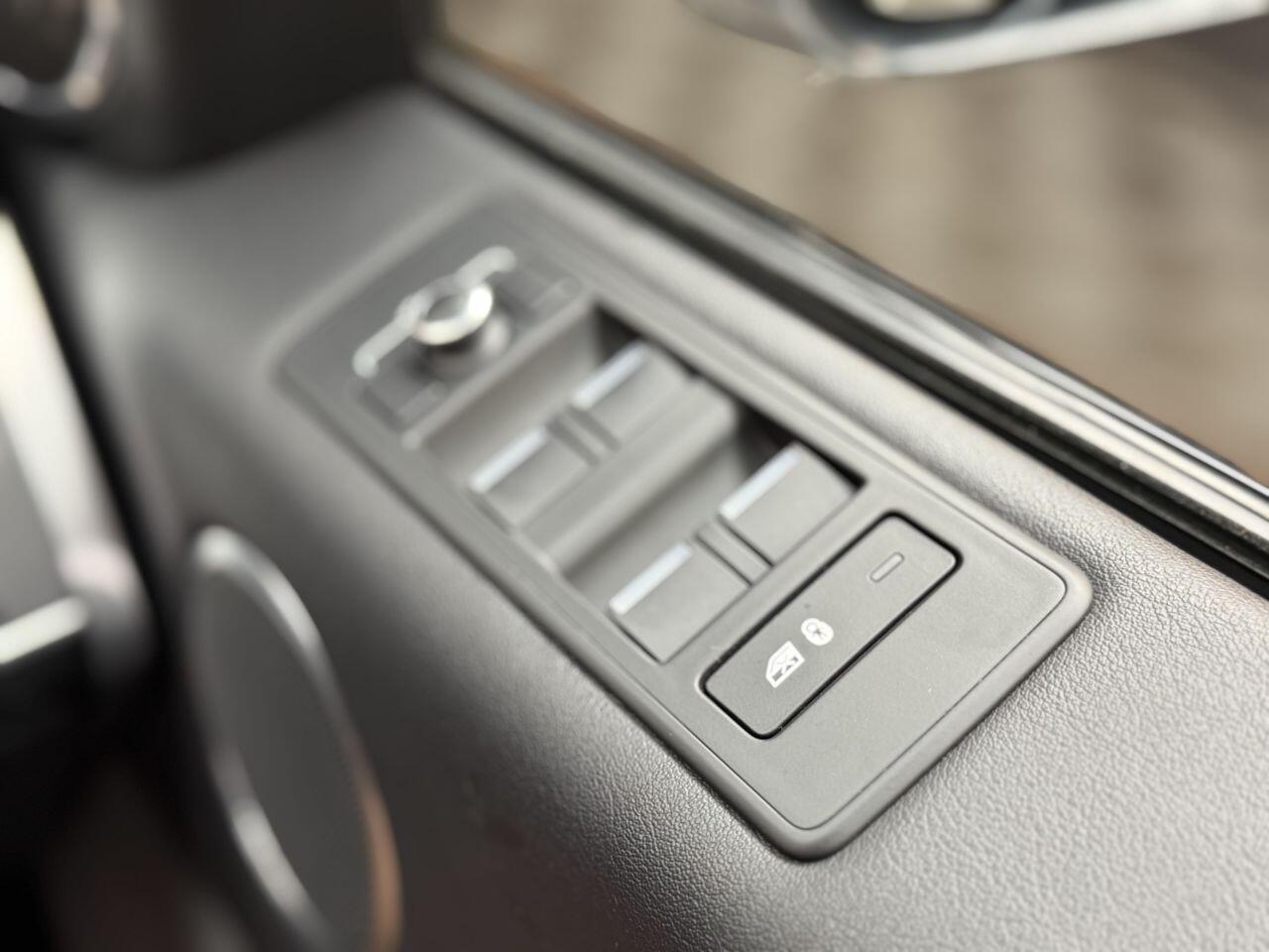 Land Rover Range Rover Sport view 34
