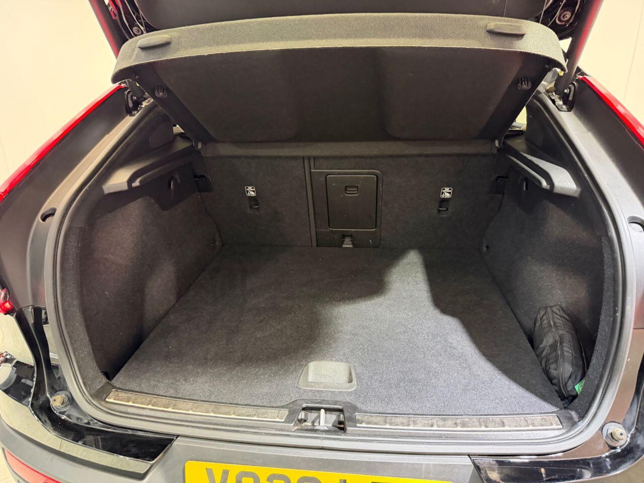 Volvo C40 view 30