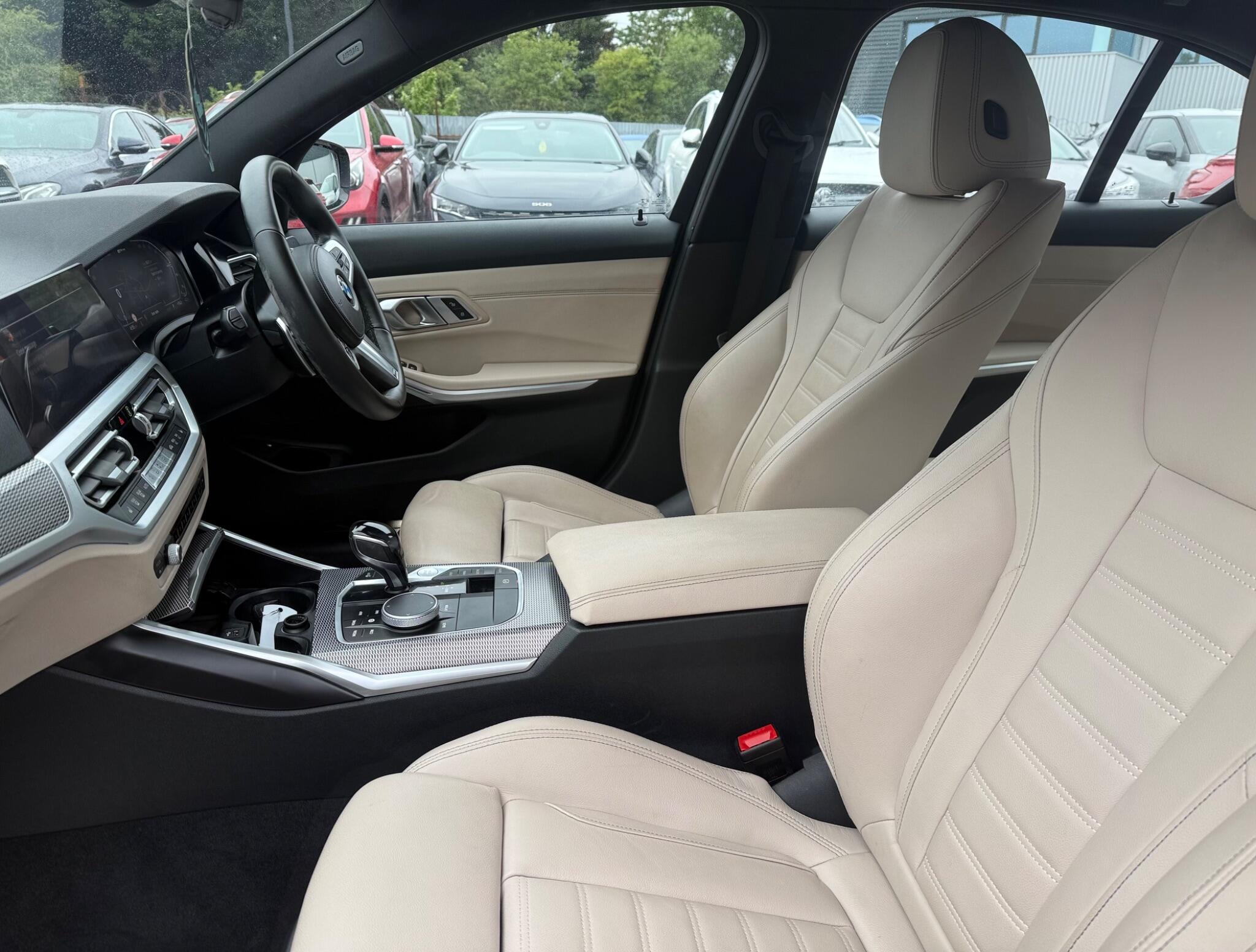 BMW 3 Series view 15