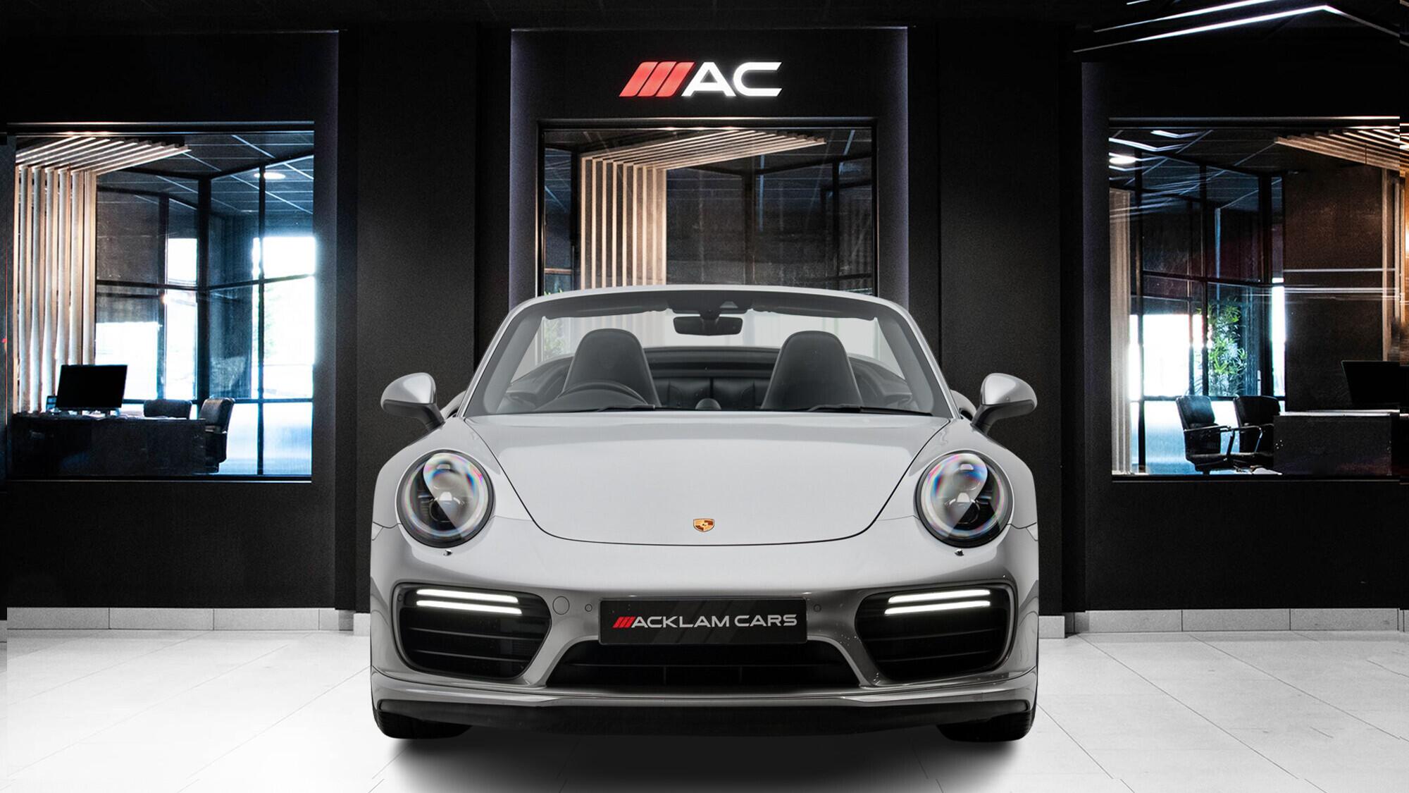 Porsche 911 view 2