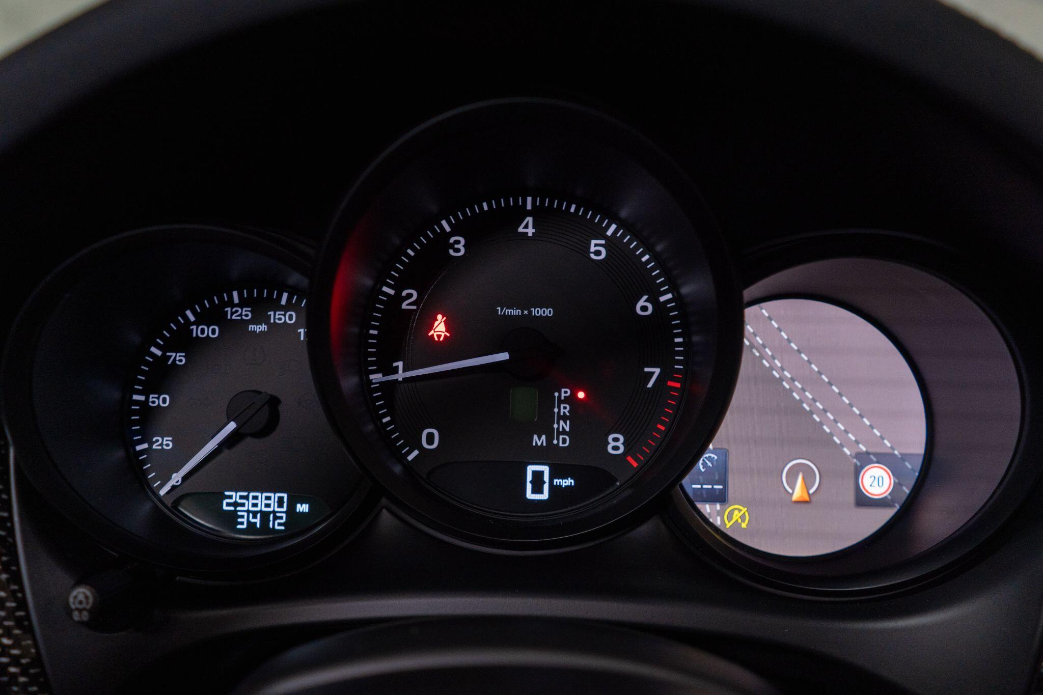 Porsche Macan view 31