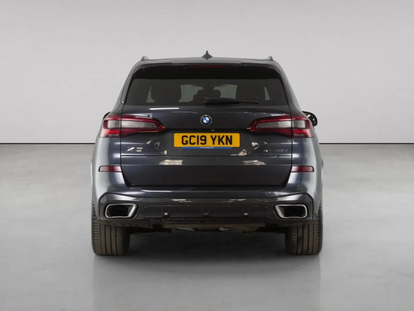 BMW X5 view 6