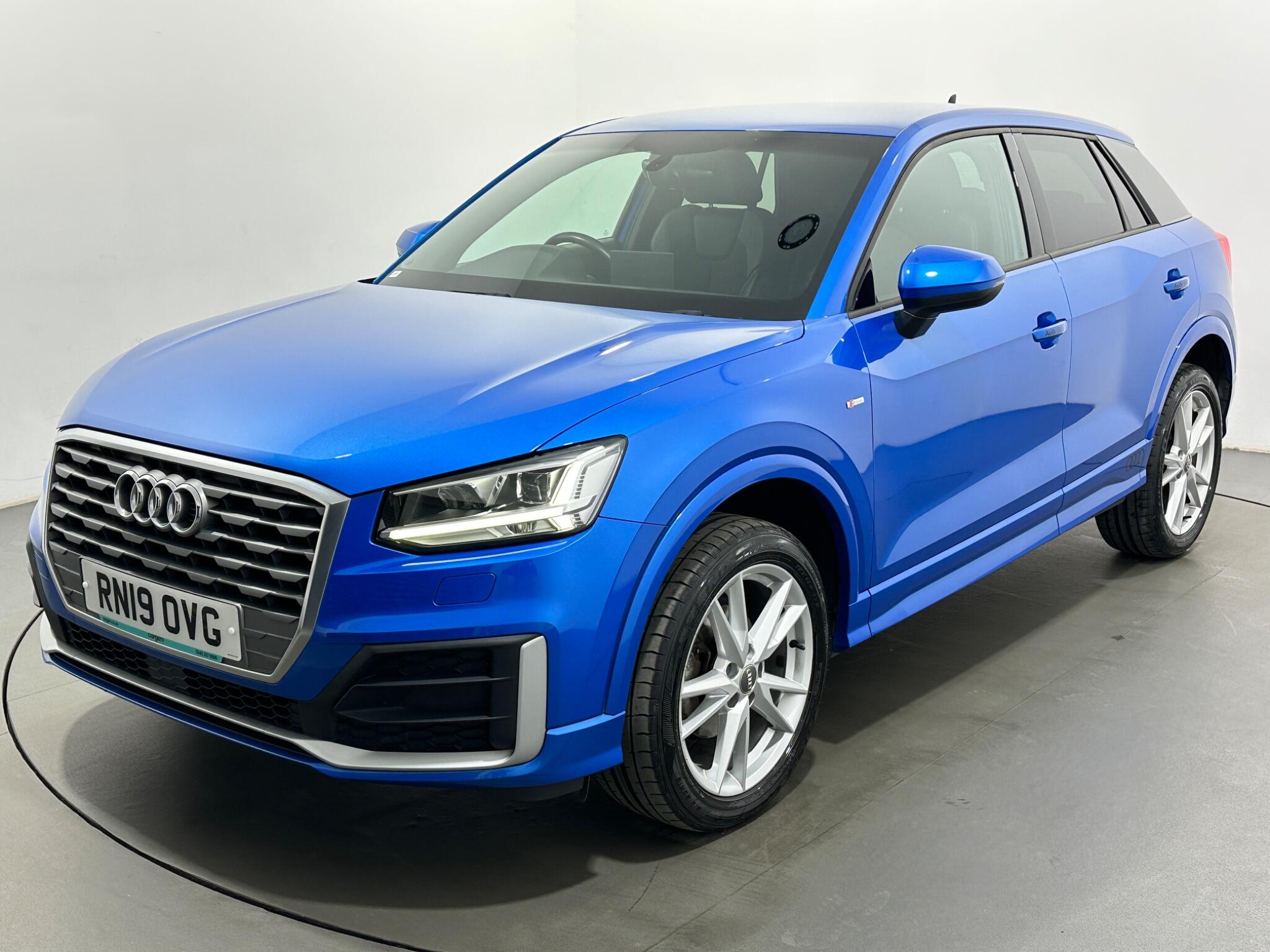 Audi Q2 view 54
