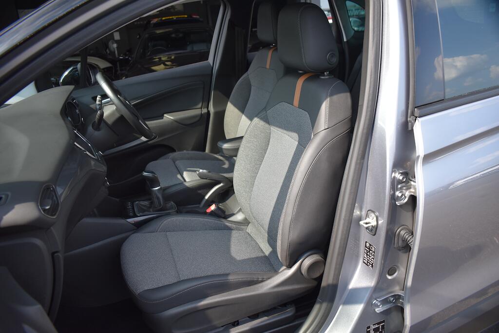 Vauxhall Crossland view 12