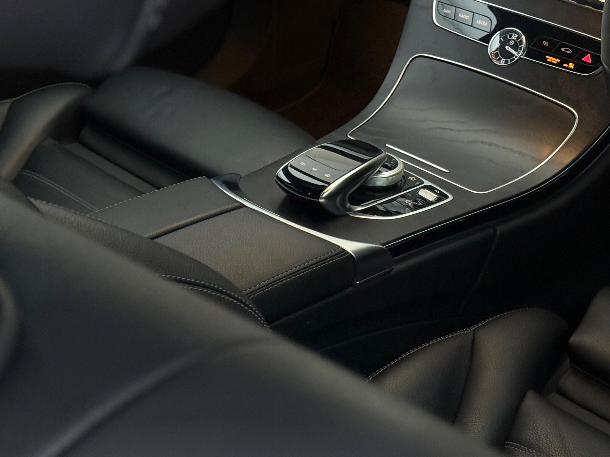 Mercedes-Benz C-Class view 22
