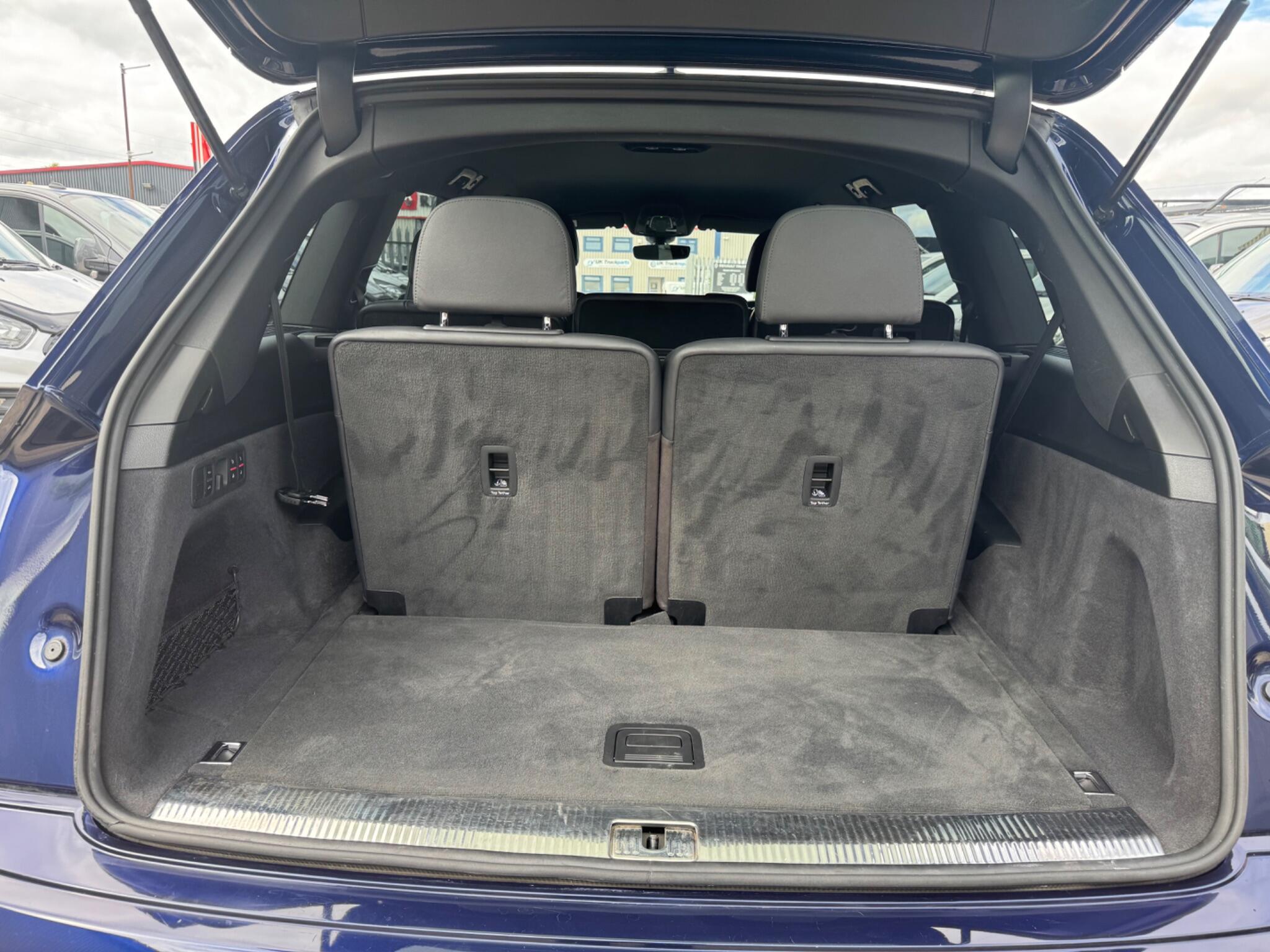 Audi Q7 view 55
