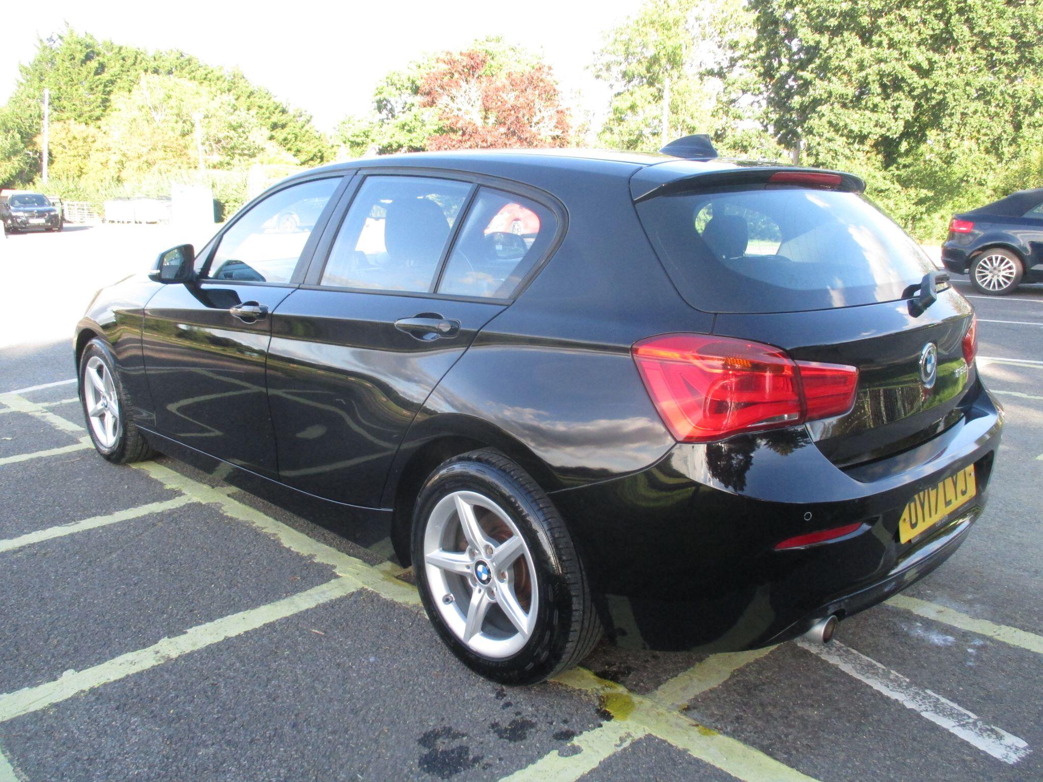 BMW 1 Series view 13