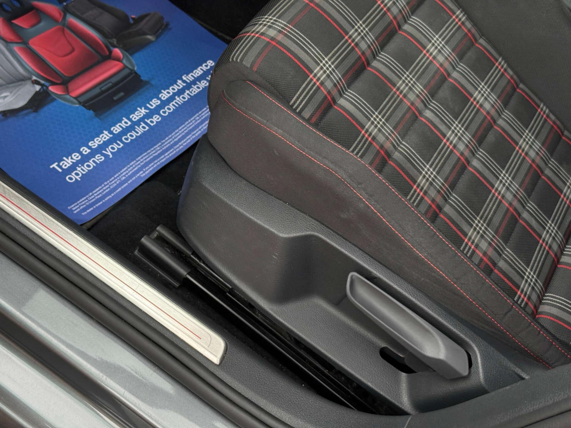 Volkswagen Golf view 48