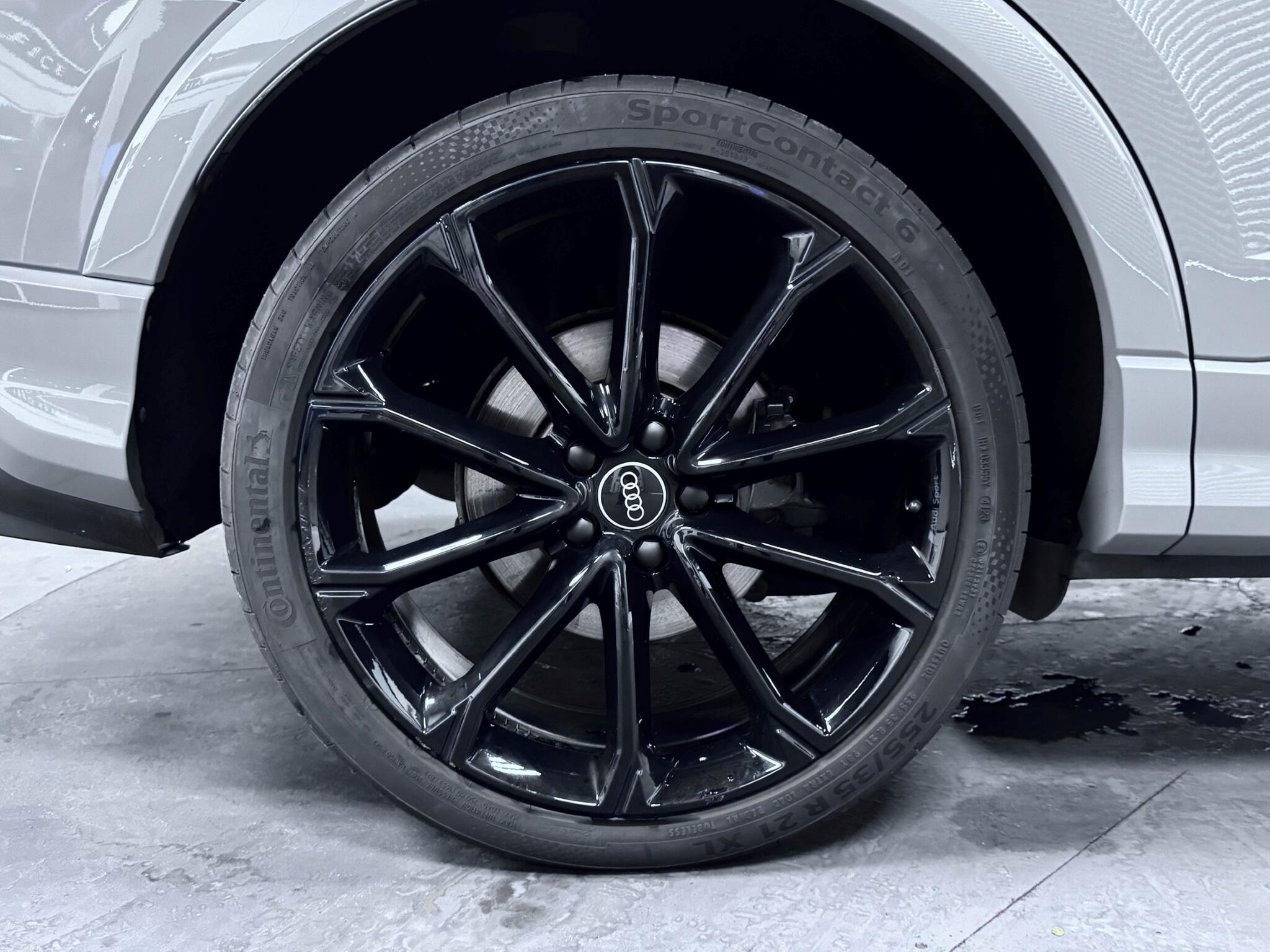 Audi RS Q3 view 52