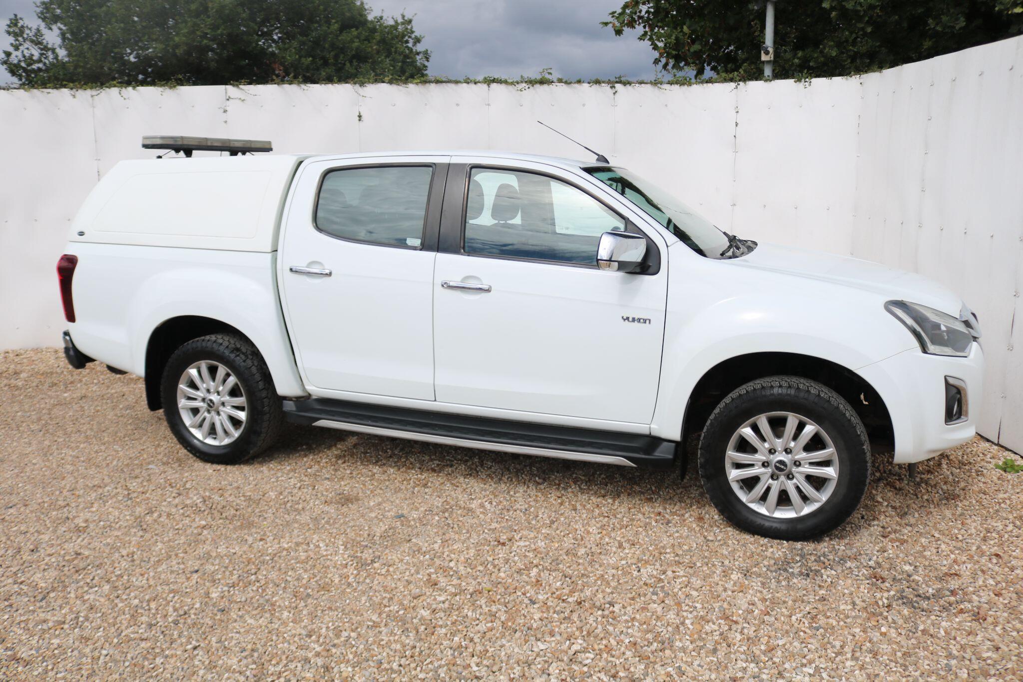 Isuzu D-Max view 11