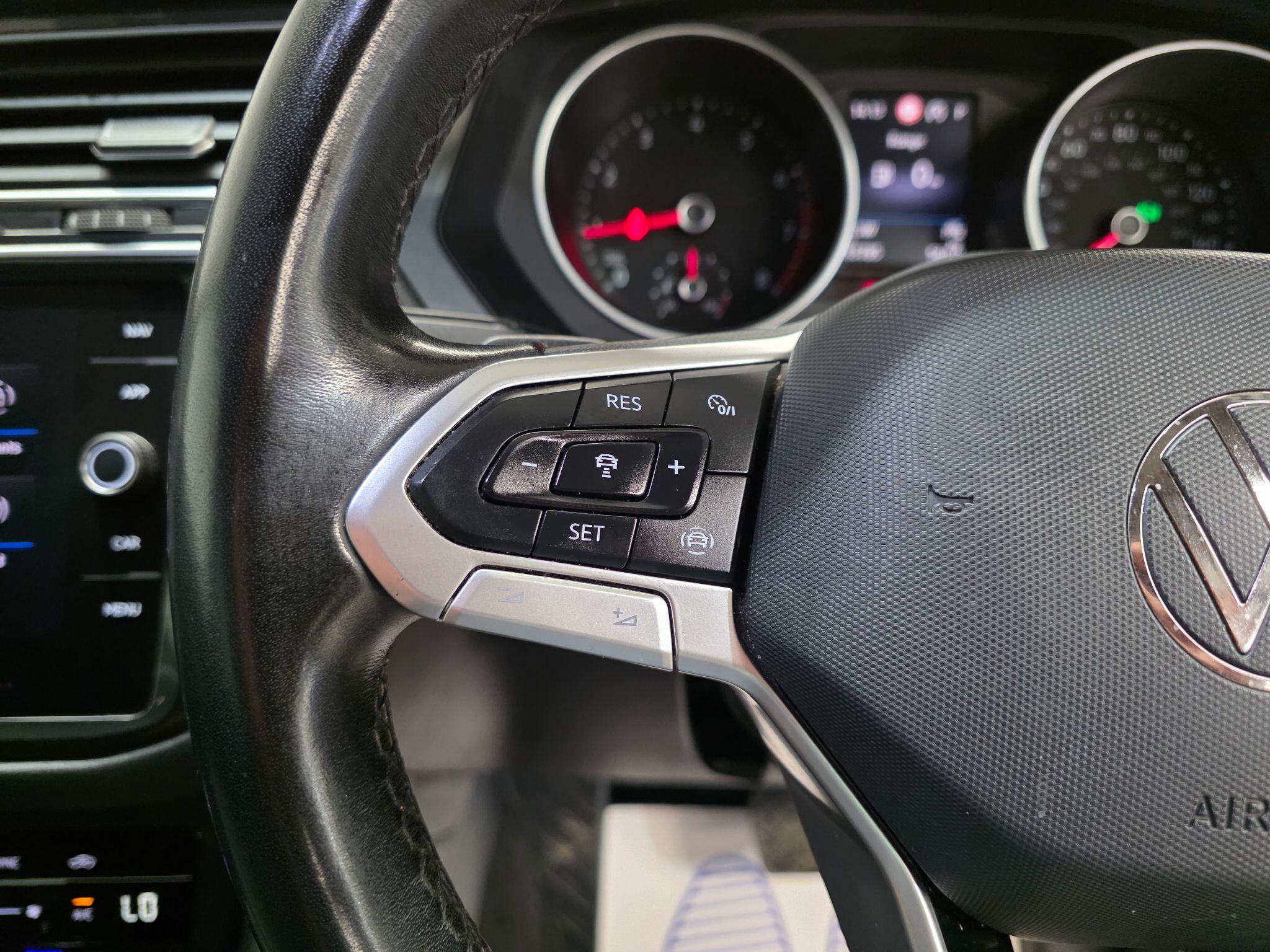Volkswagen Tiguan view 18