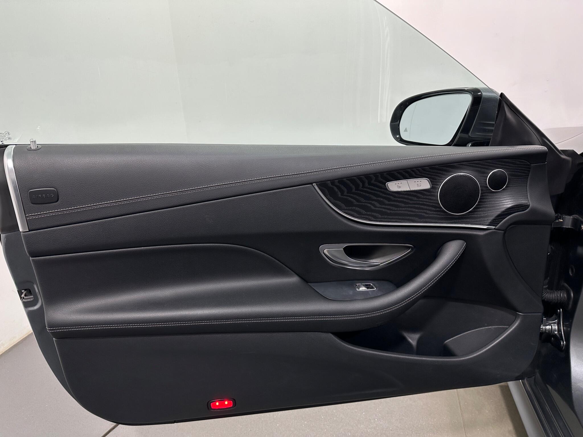 Mercedes-Benz E-Class view 38