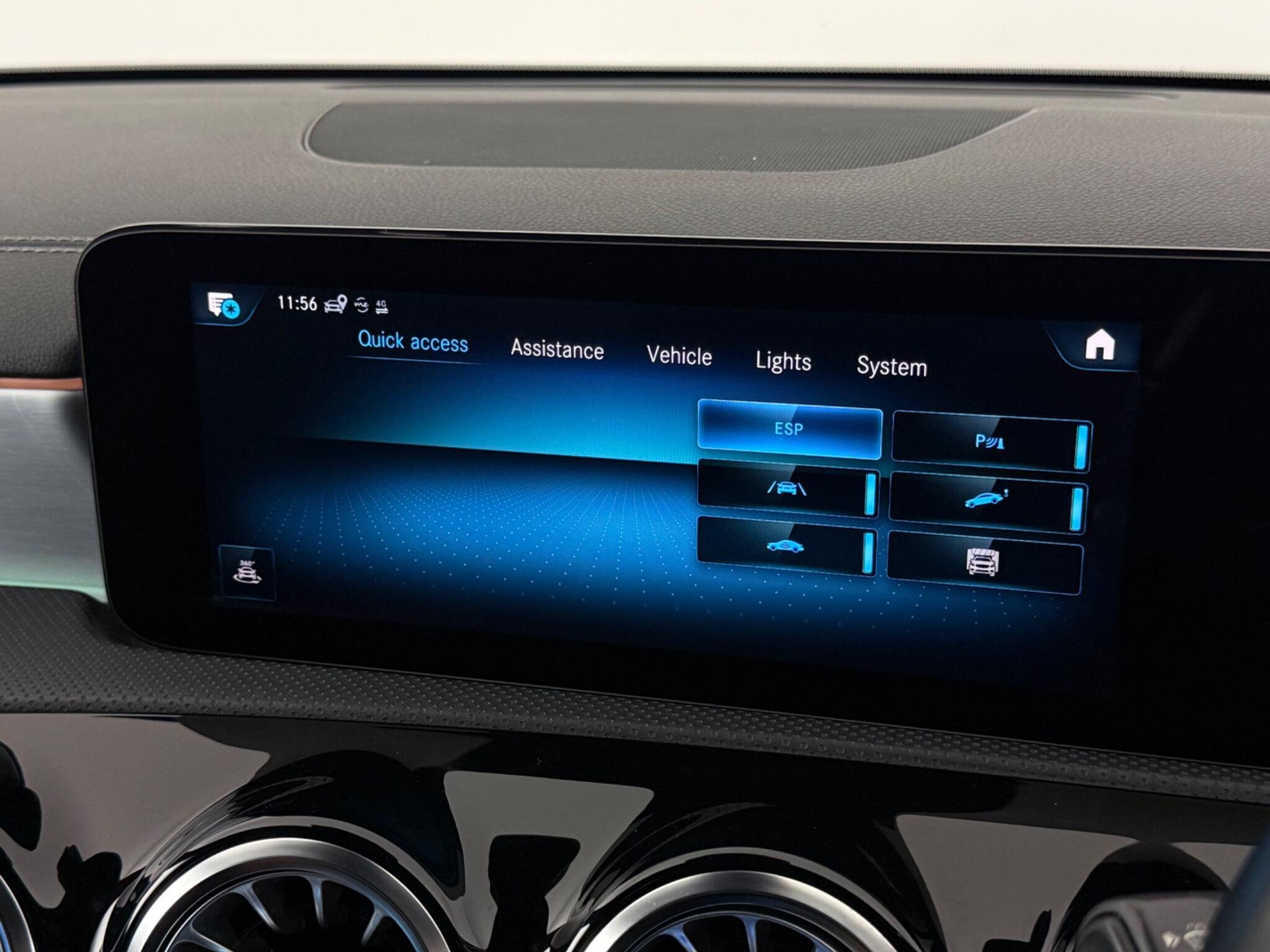 Mercedes-Benz Cla view 23