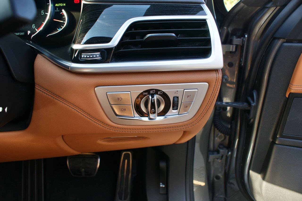 BMW 7 Series view 54