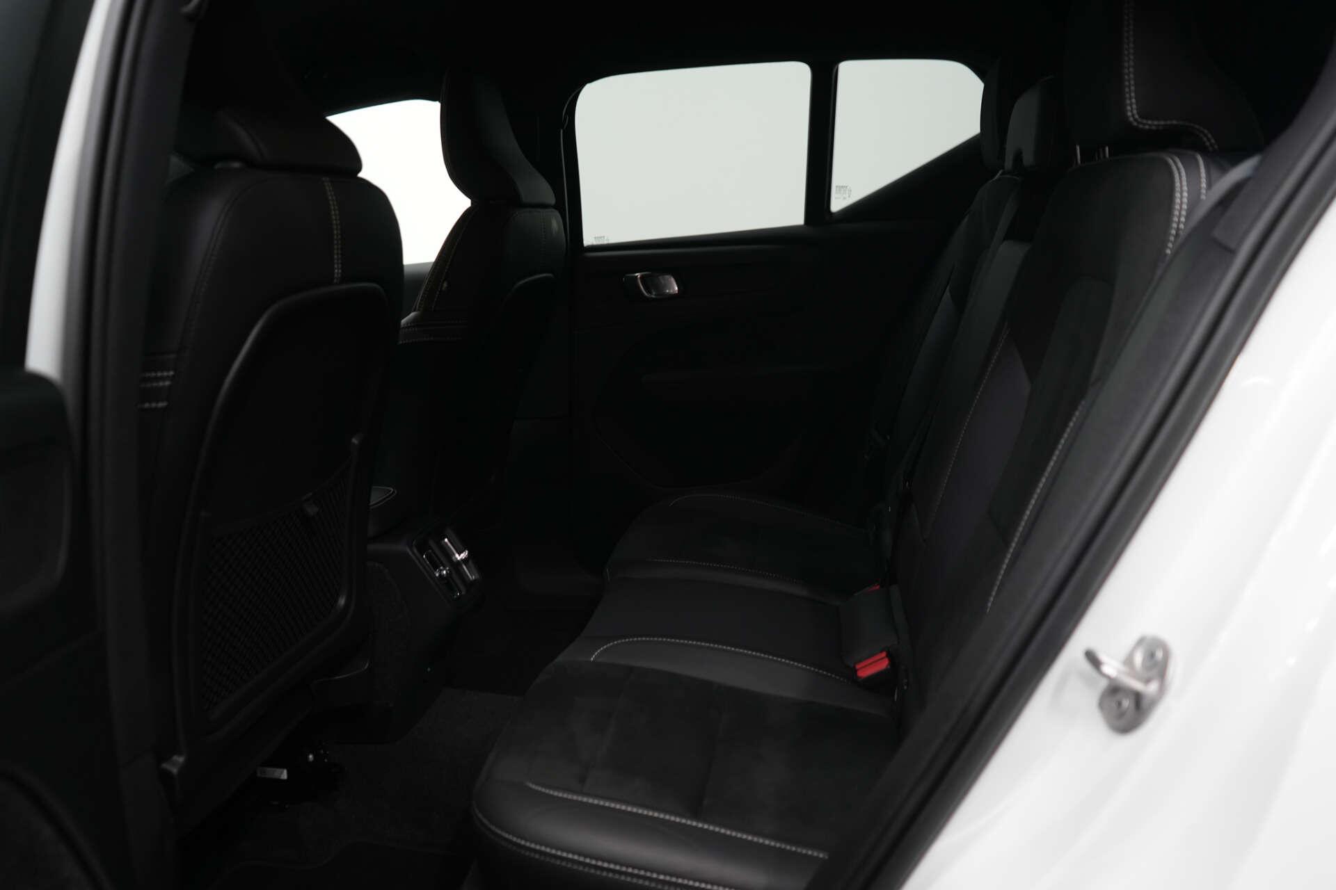 Volvo XC40 view 24