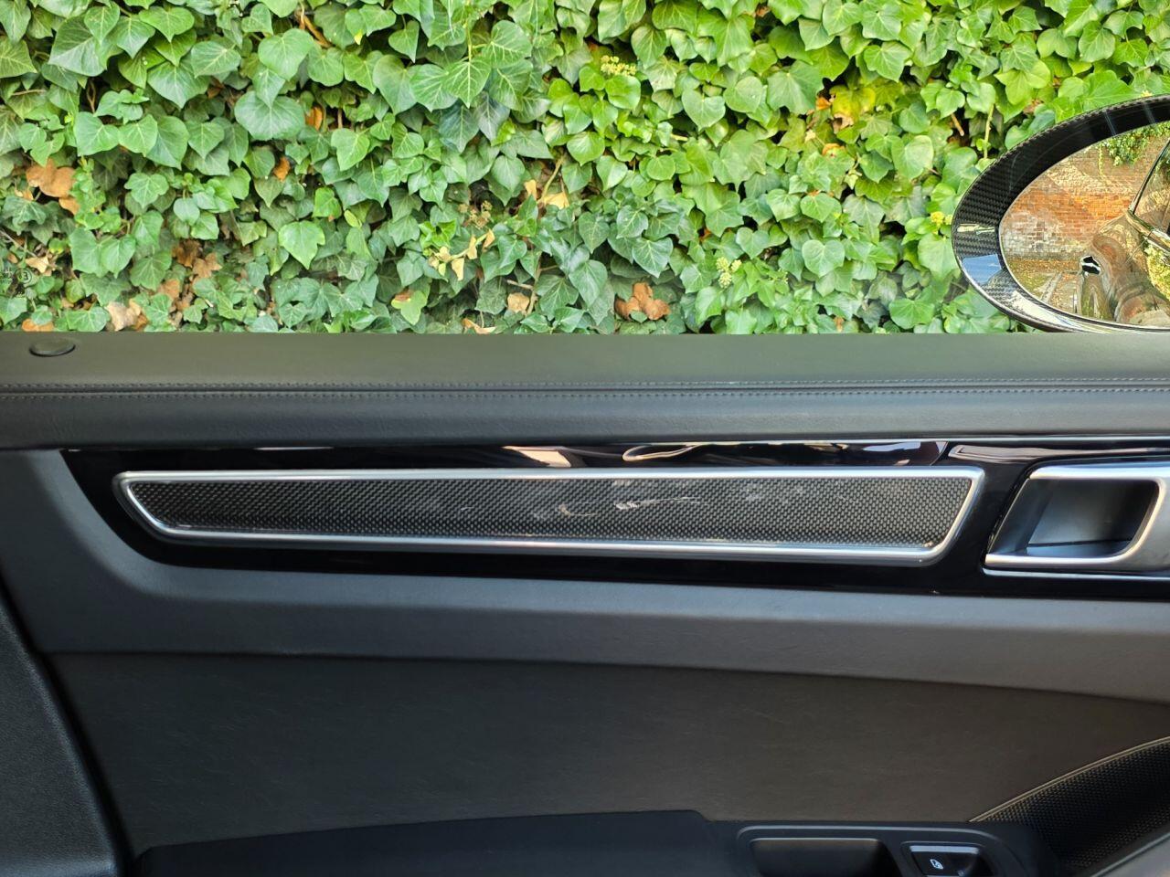 Porsche Cayenne view 36