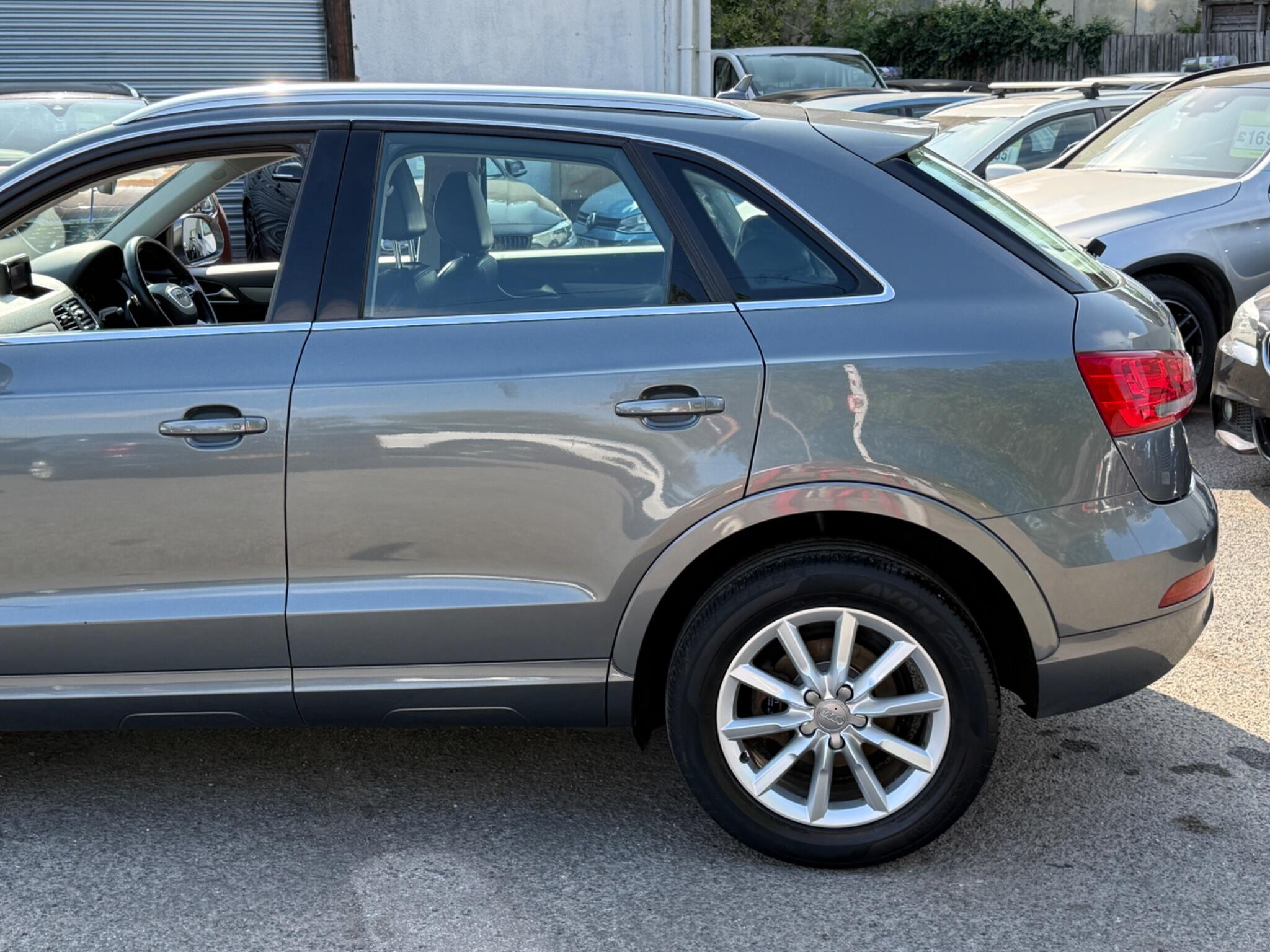 Audi Q3 - Image 12