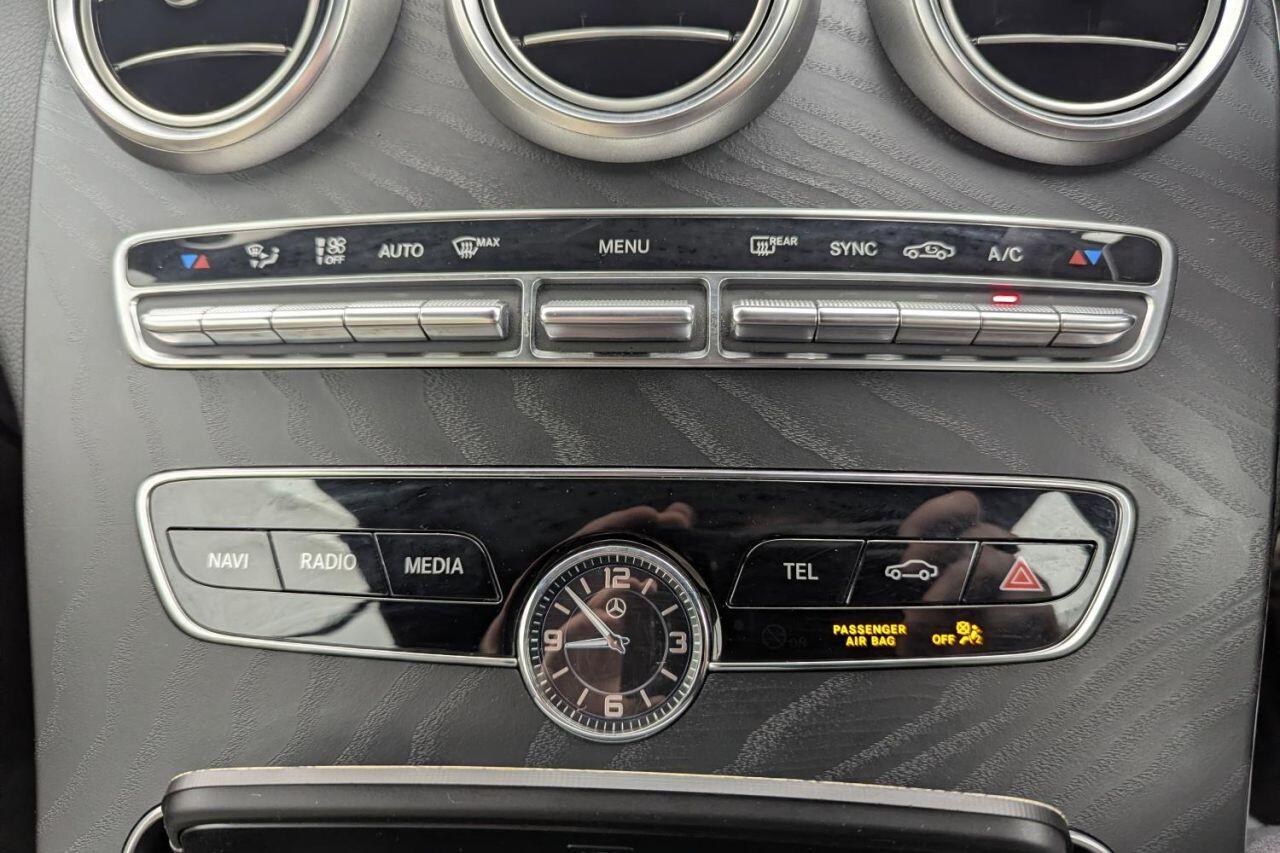 Mercedes-Benz C-Class view 35