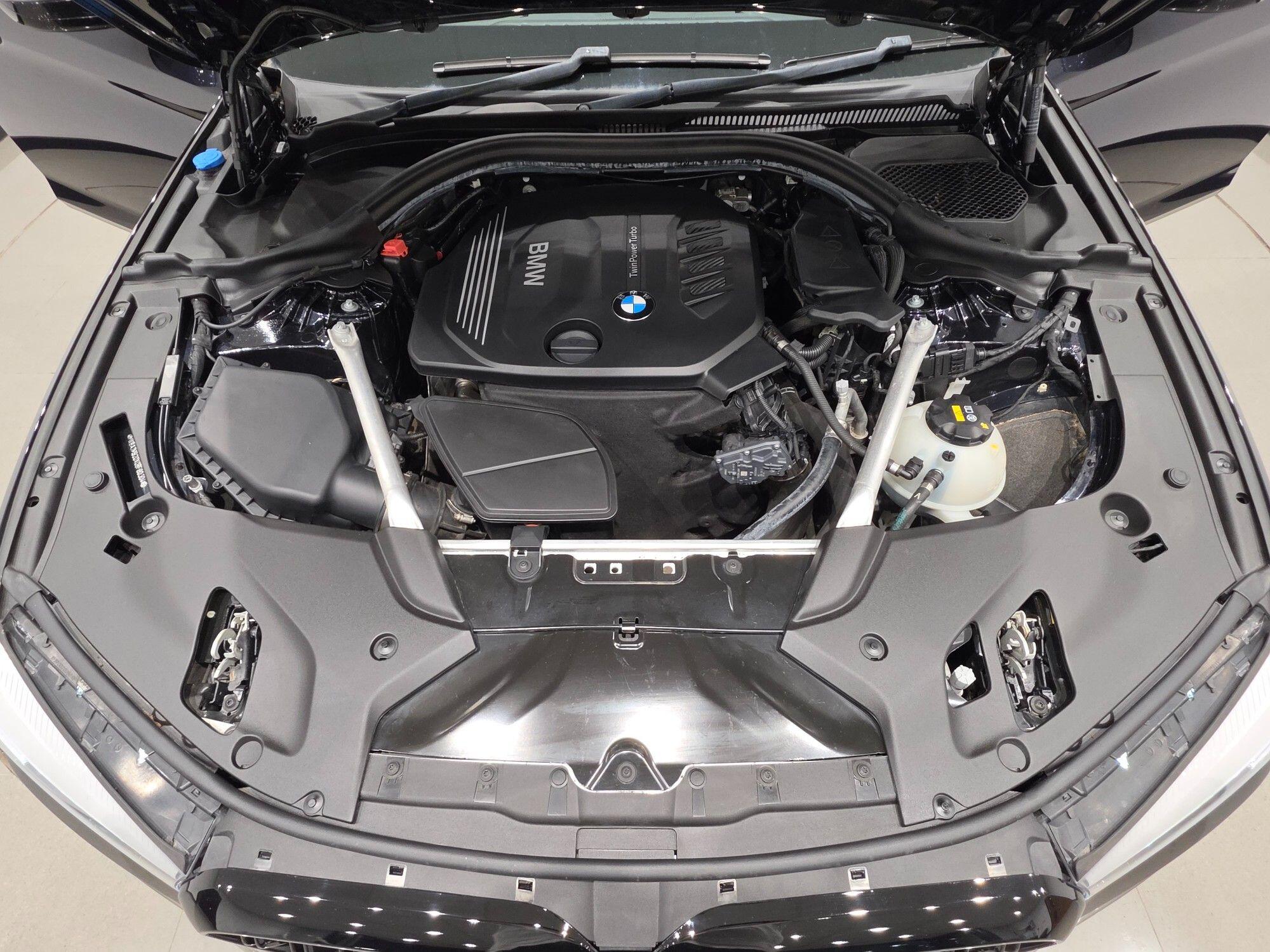 BMW 5 Series view 44