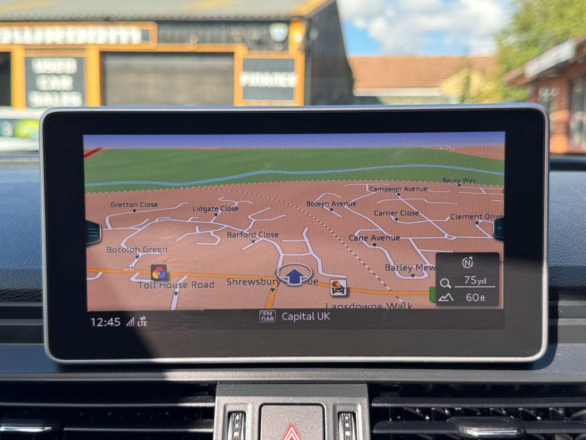 Audi Q5 view 32
