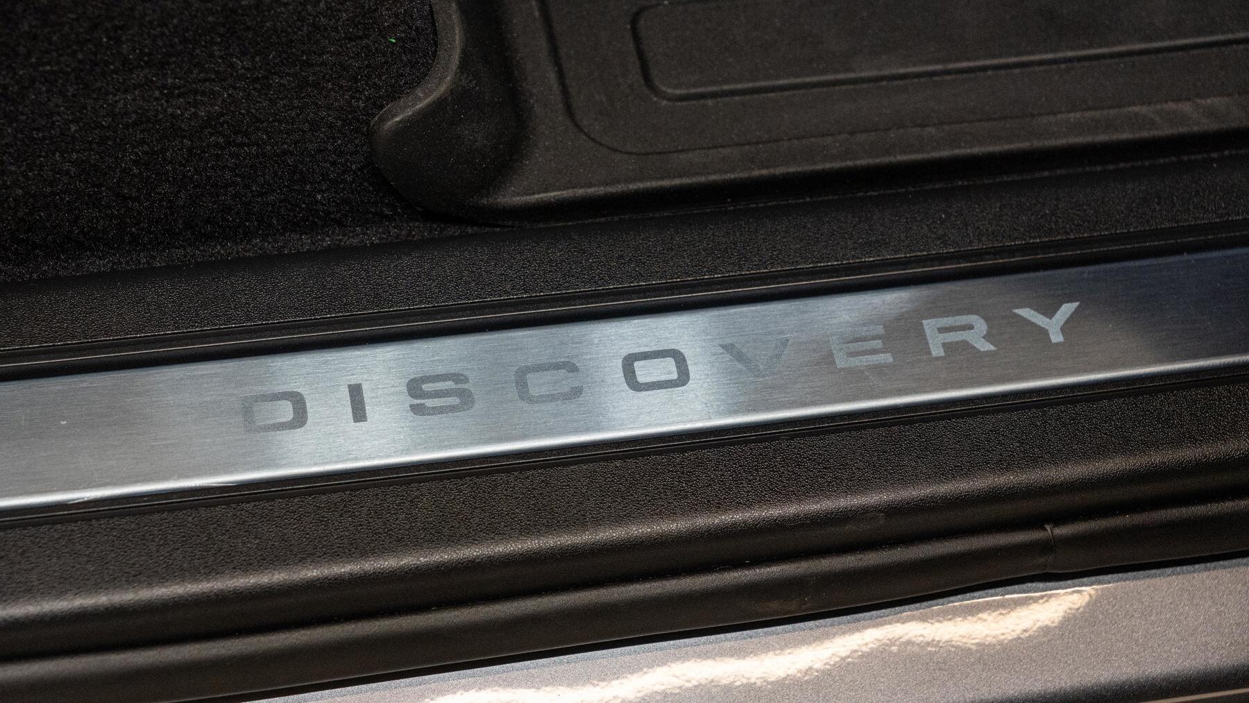 Land Rover Discovery view 67
