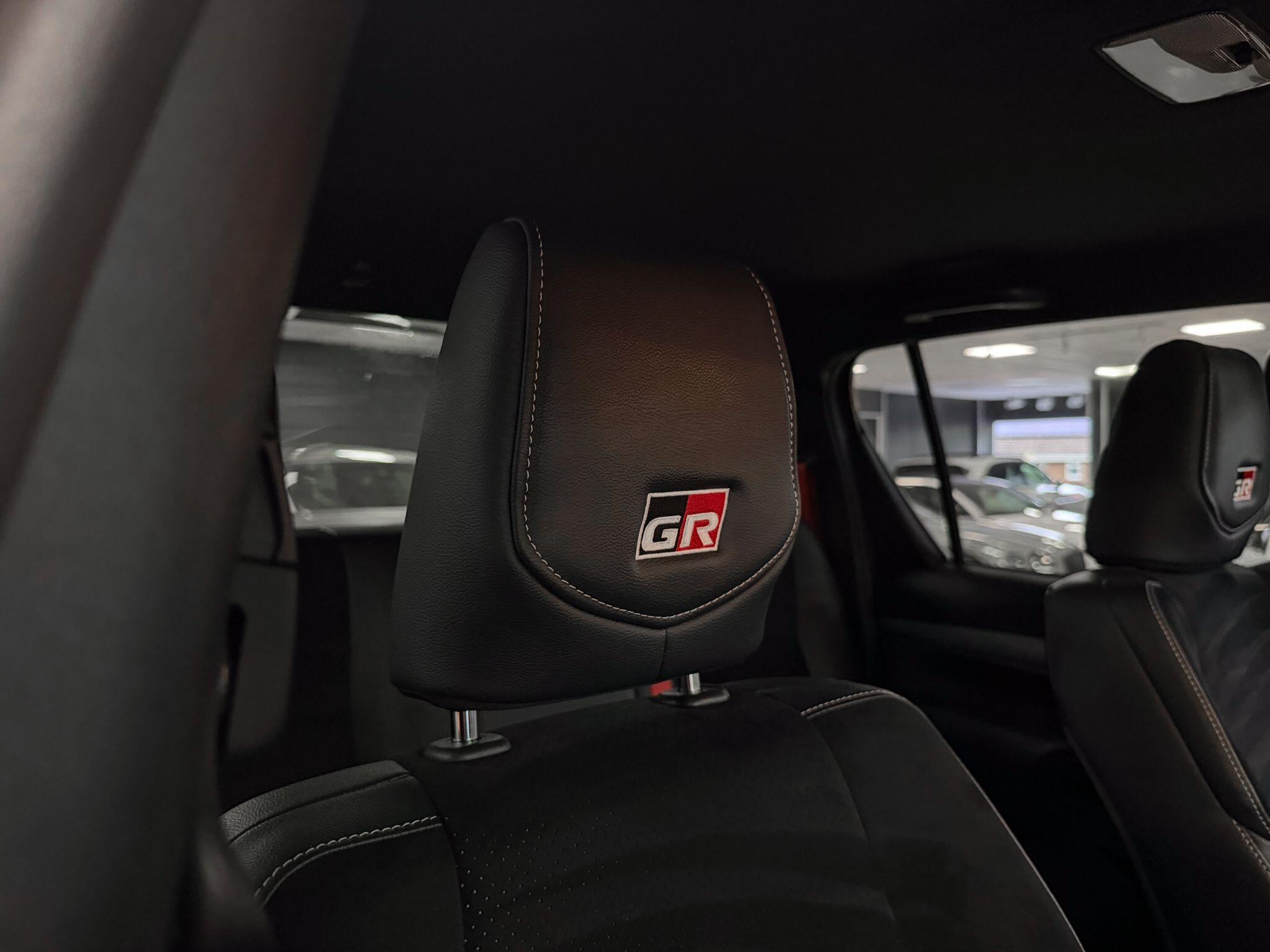 Toyota Hilux view 20