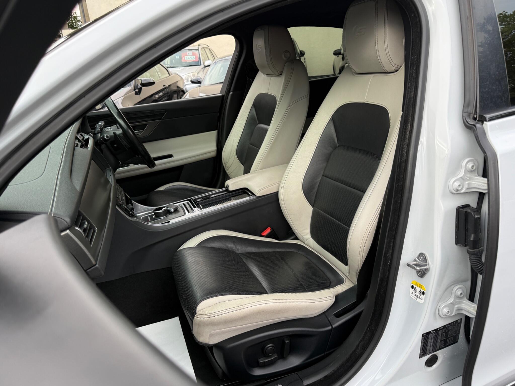 Jaguar XF - Image 42