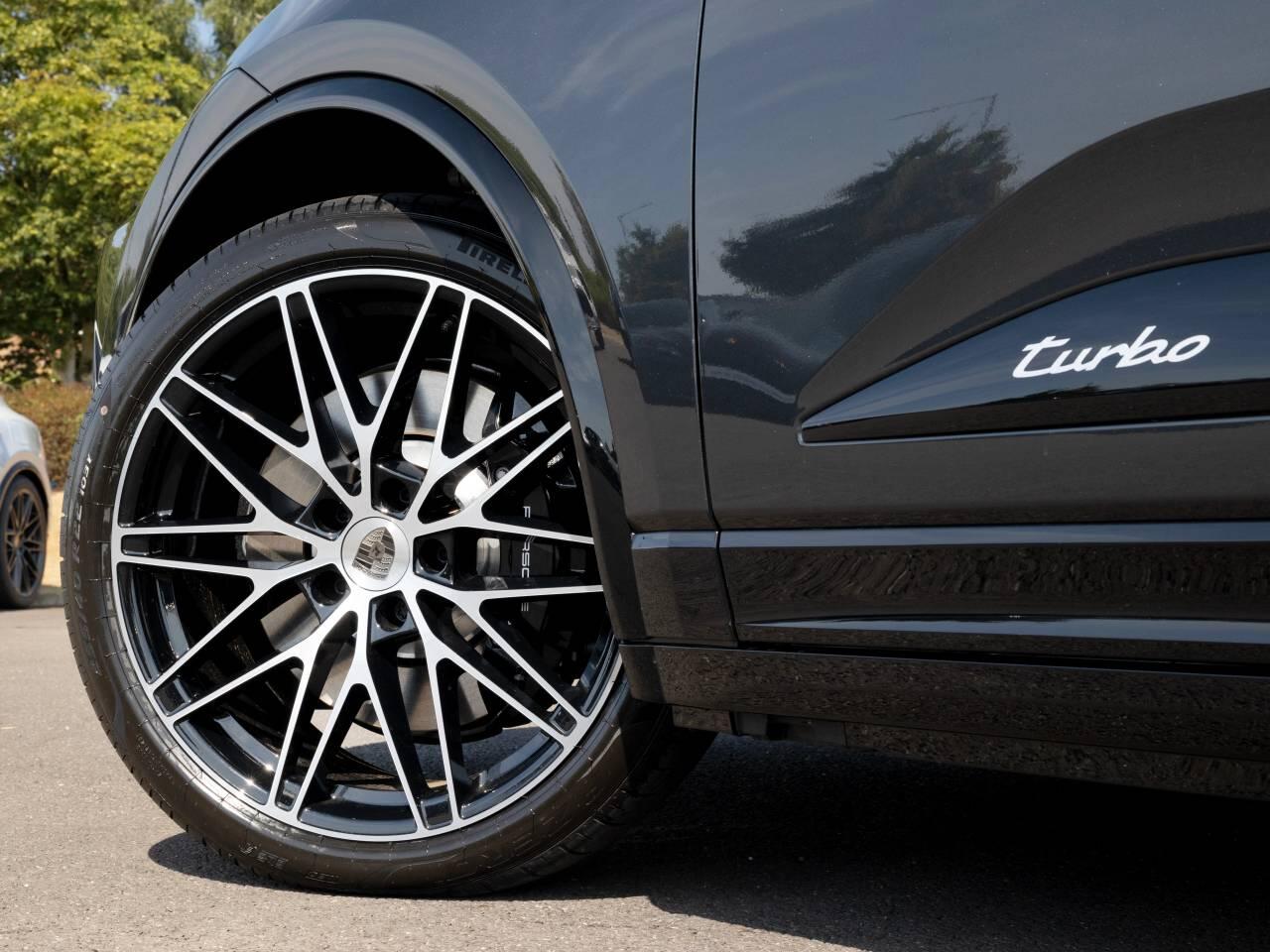 Porsche Macan view 7