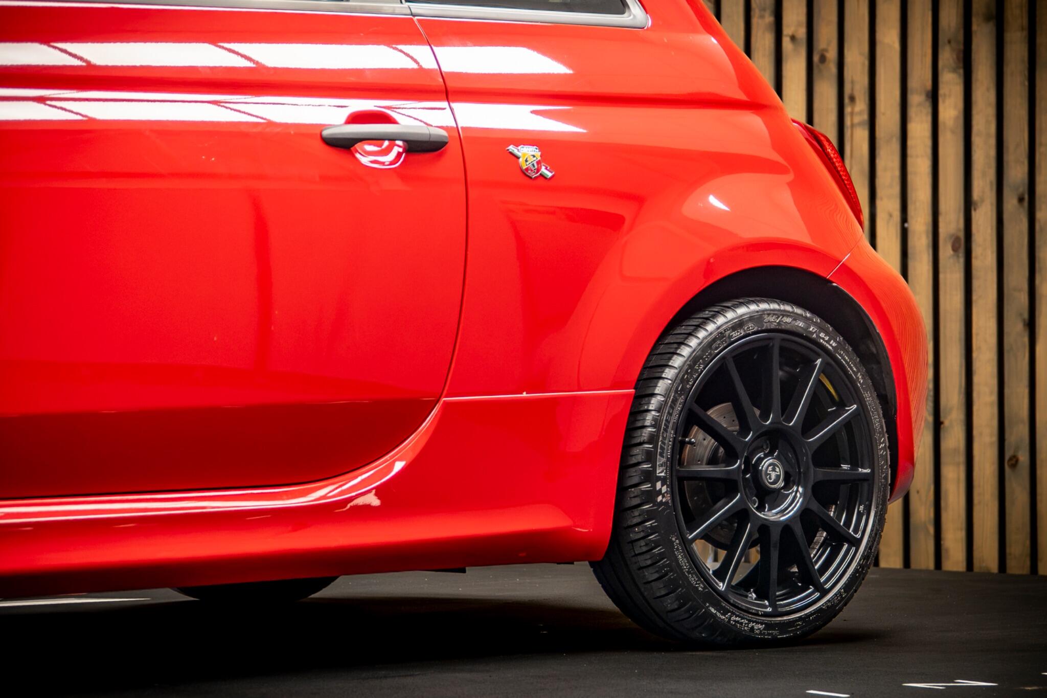 Abarth 695C view 16
