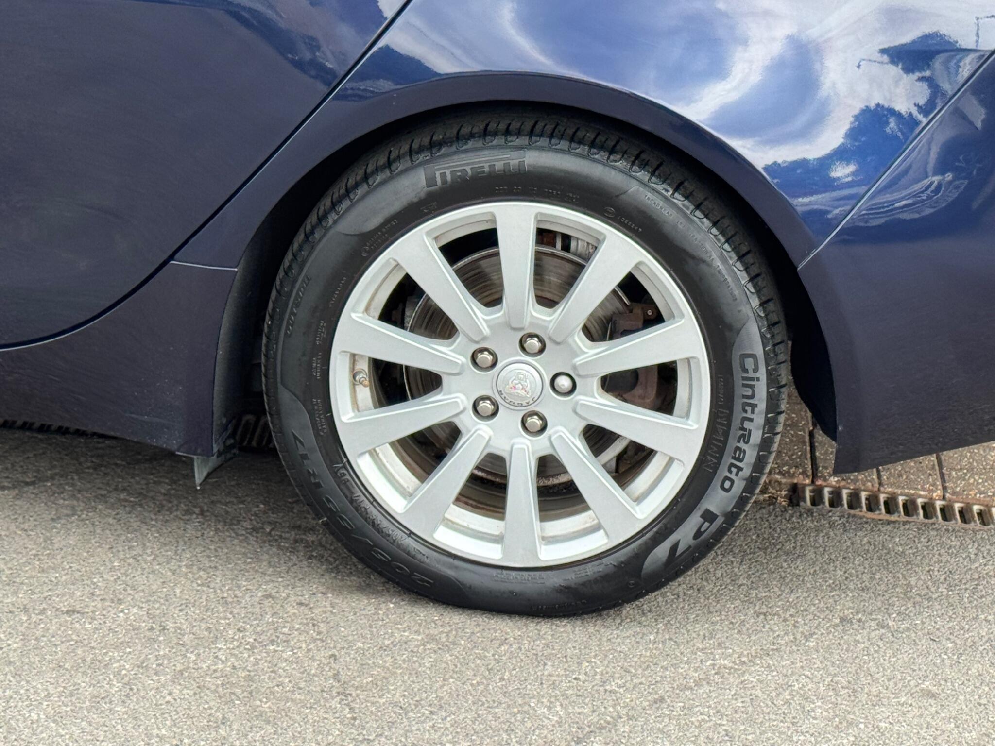 Jaguar Xe view 35