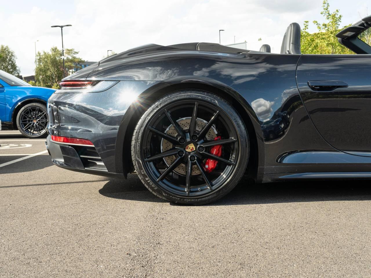 Porsche 911 view 13
