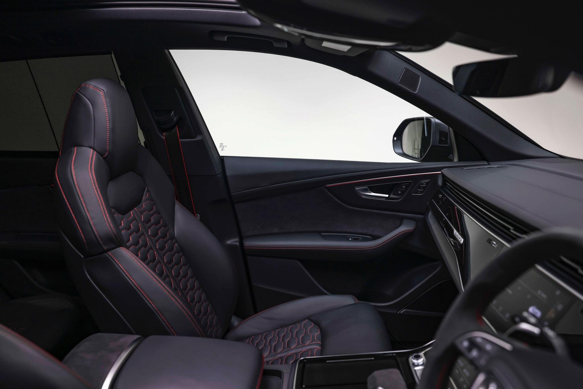 Audi RSQ8 view 43