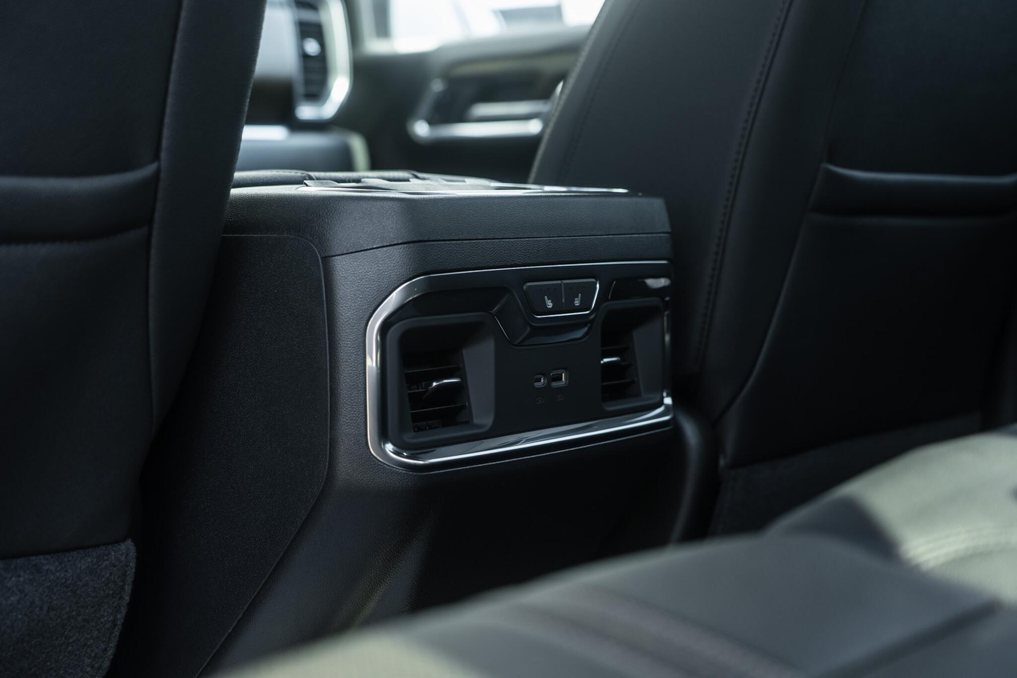 Chevrolet Silverado view 65